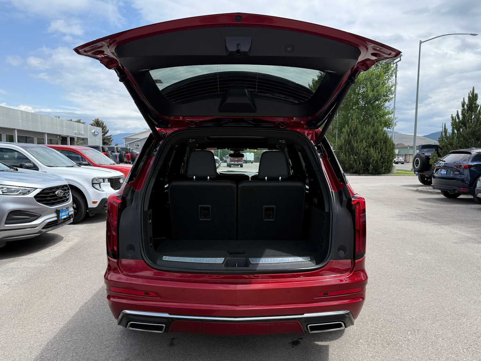 Thumbnail: 2024 Cadillac XT6 - 9