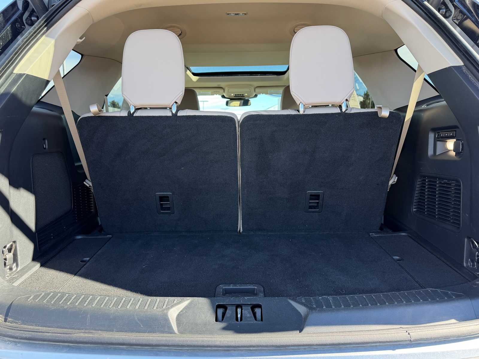 Thumbnail: 2022 Ford Explorer - 10