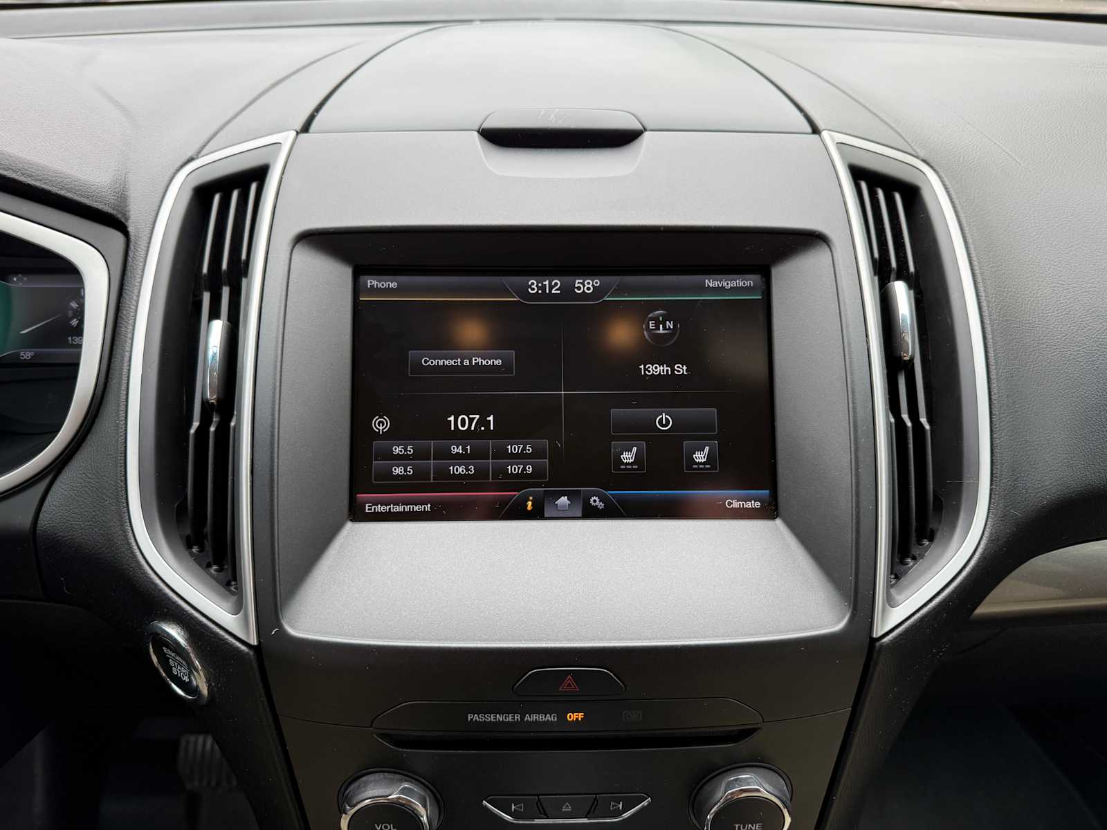 Thumbnail: 2015 Ford Edge - 18