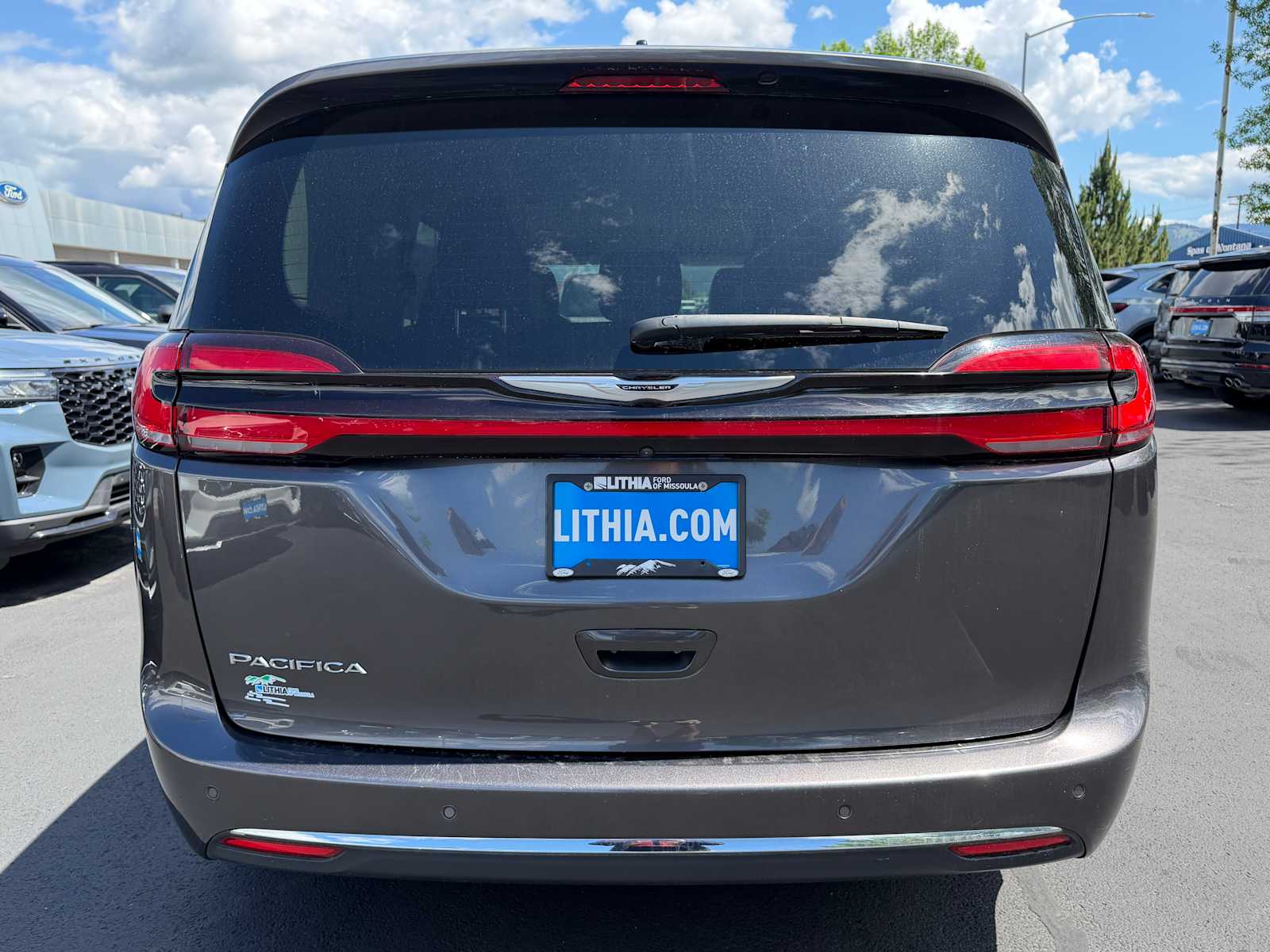Thumbnail: 2023 Chrysler Pacifica - 8