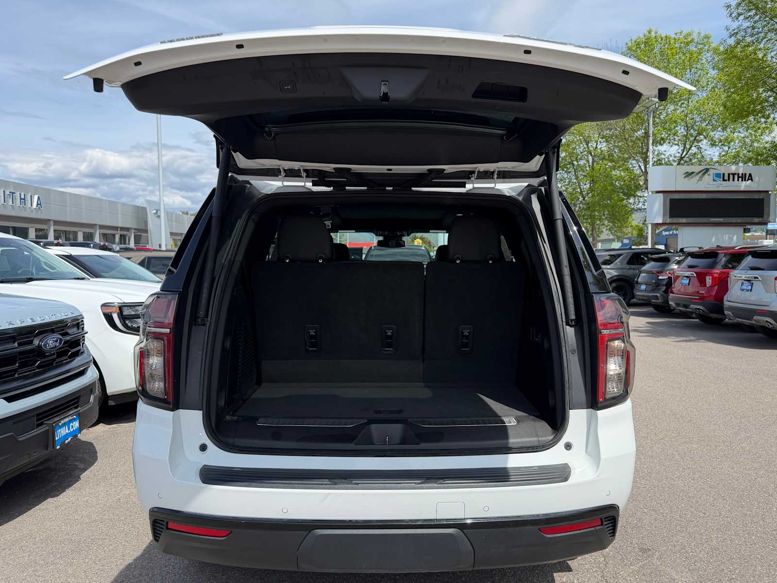 Thumbnail: 2023 Chevrolet Tahoe - 9