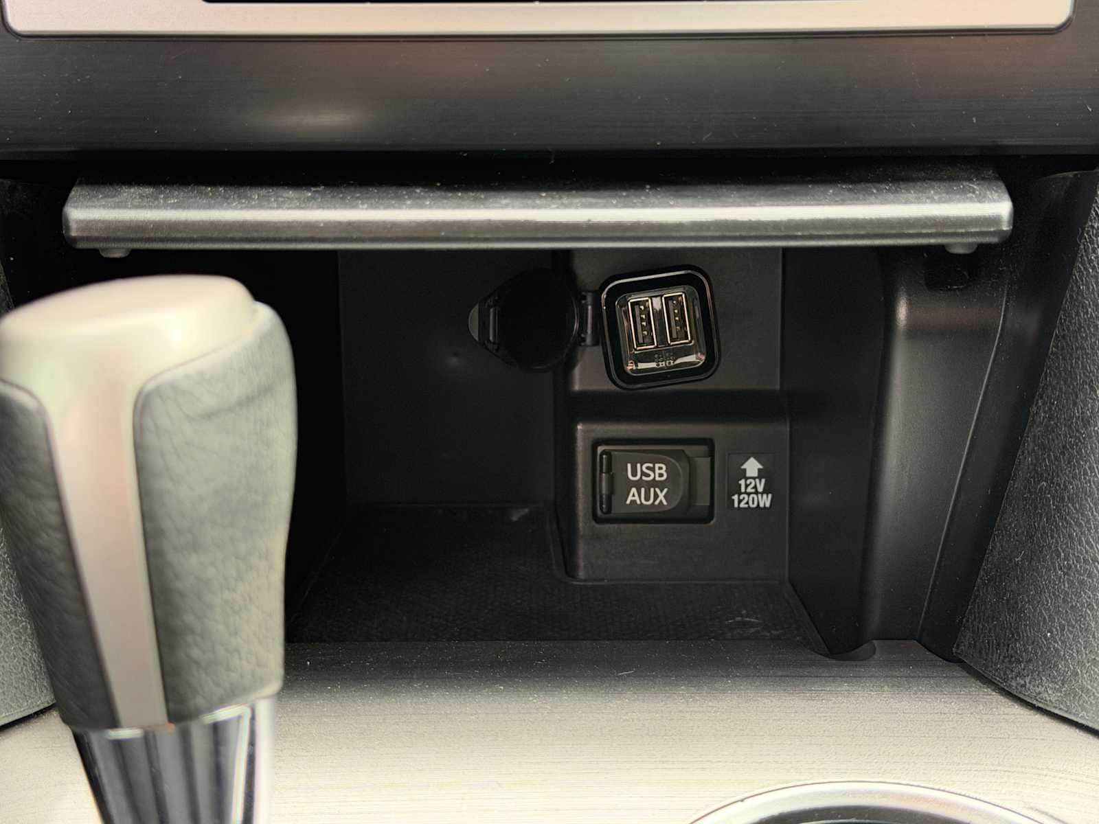 Thumbnail: 2012 Toyota Camry - 18