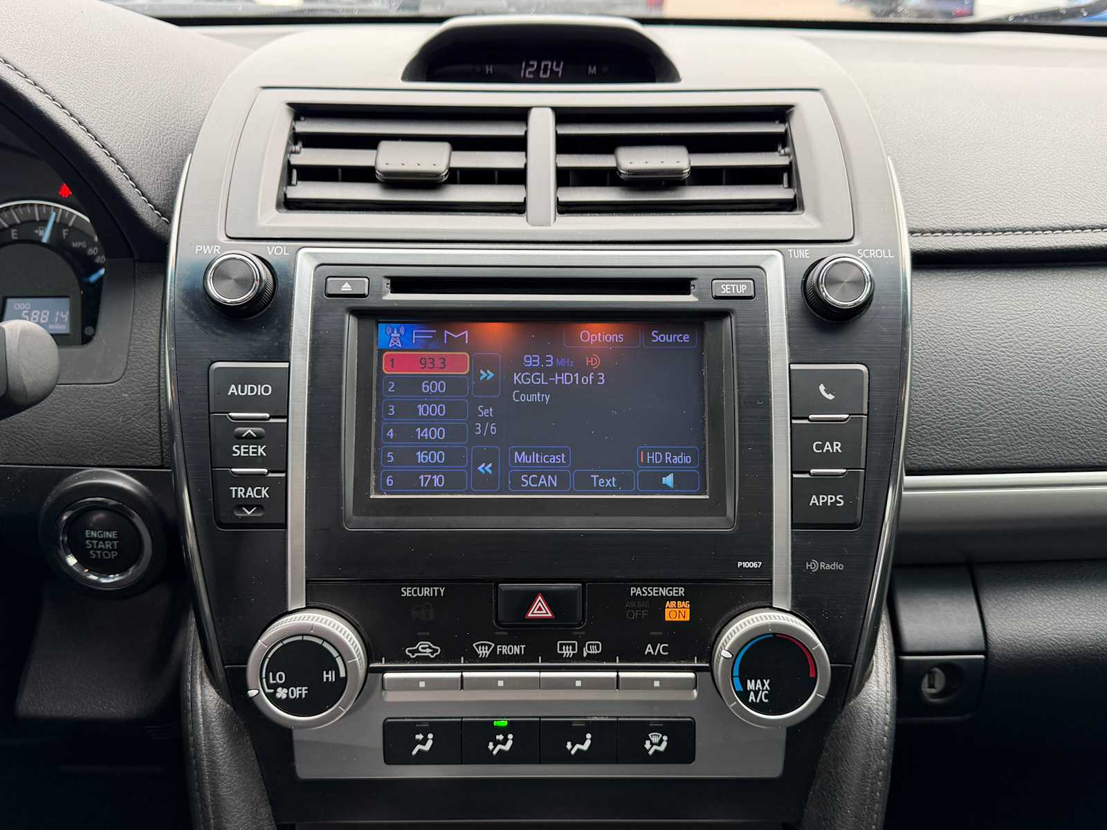 Thumbnail: 2012 Toyota Camry - 14