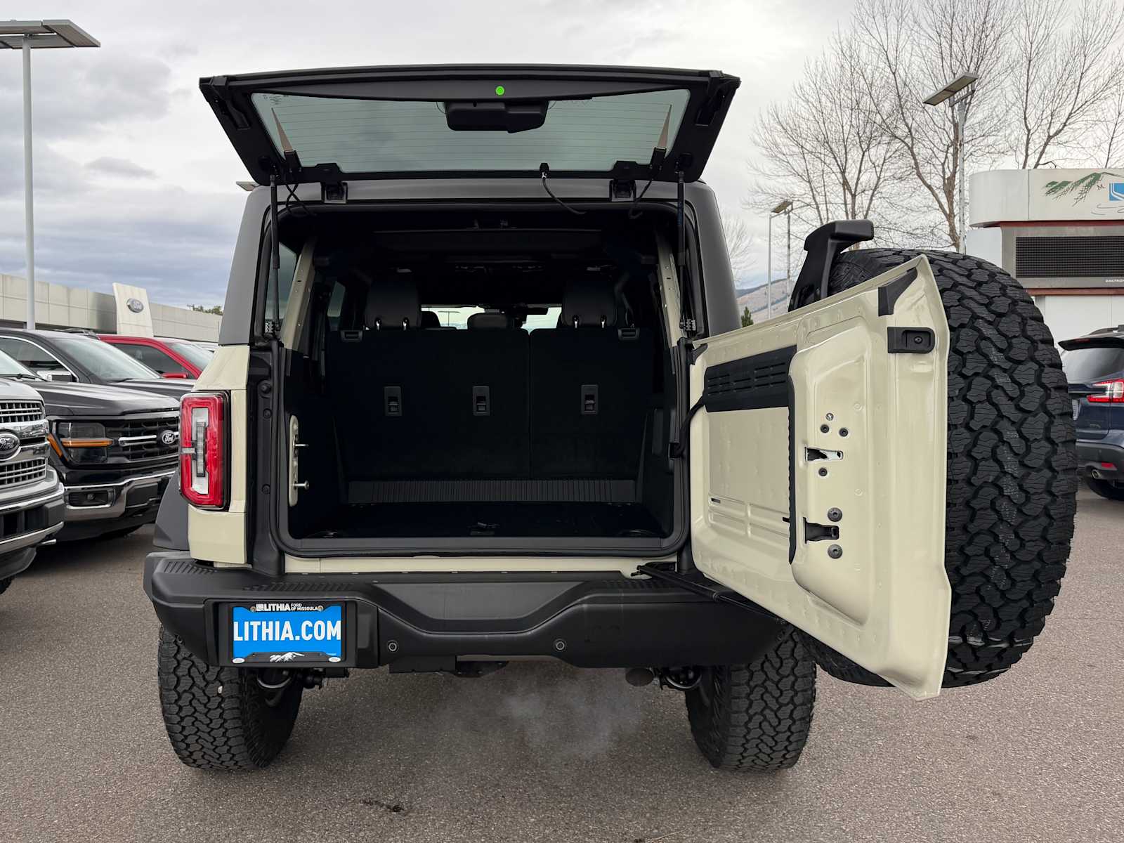 Thumbnail: 2025 Ford Bronco - 9