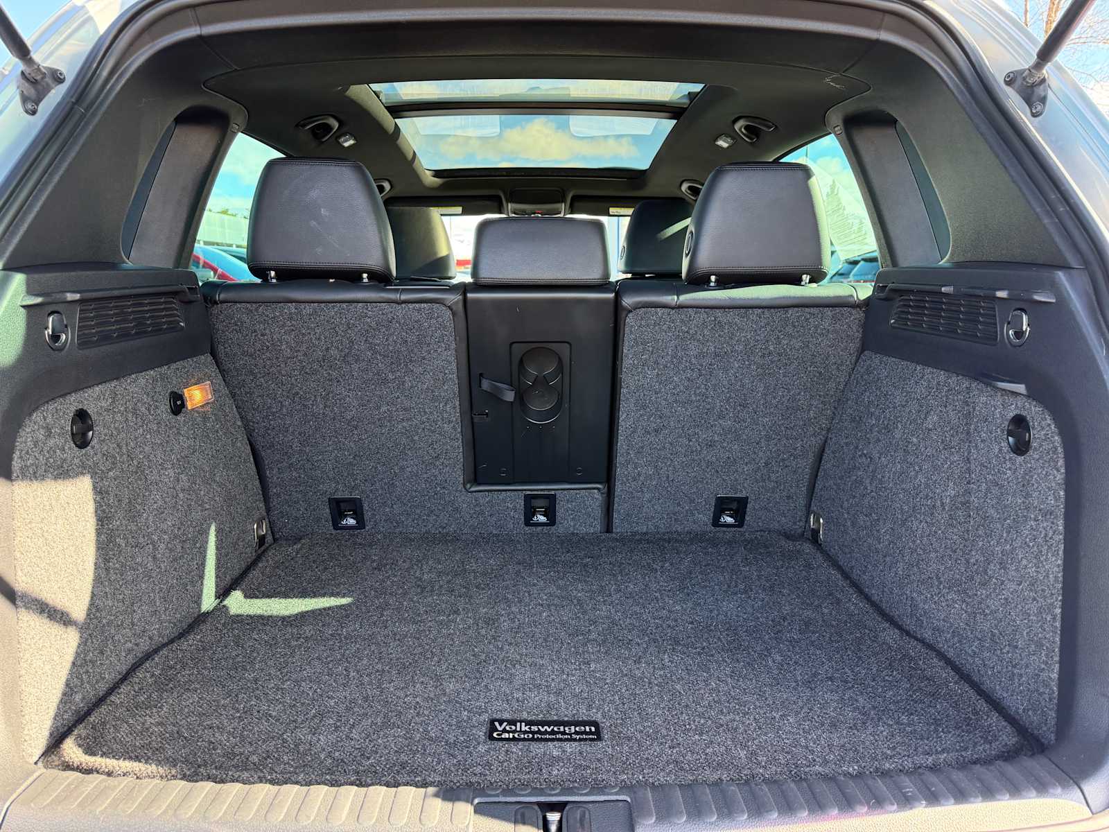 Thumbnail: 2014 Volkswagen Tiguan - 10