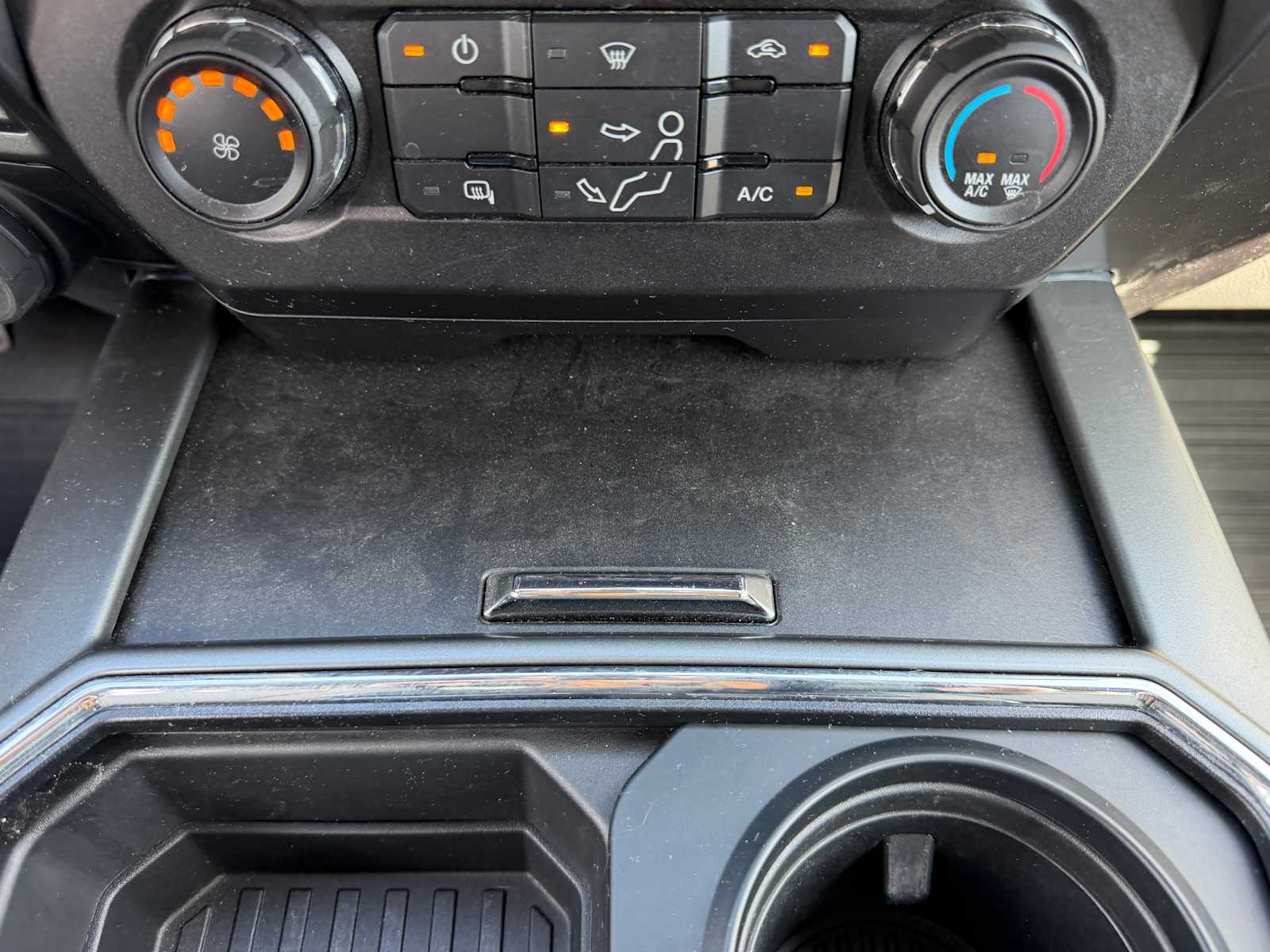 Thumbnail: 2020 Ford Econoline - 20