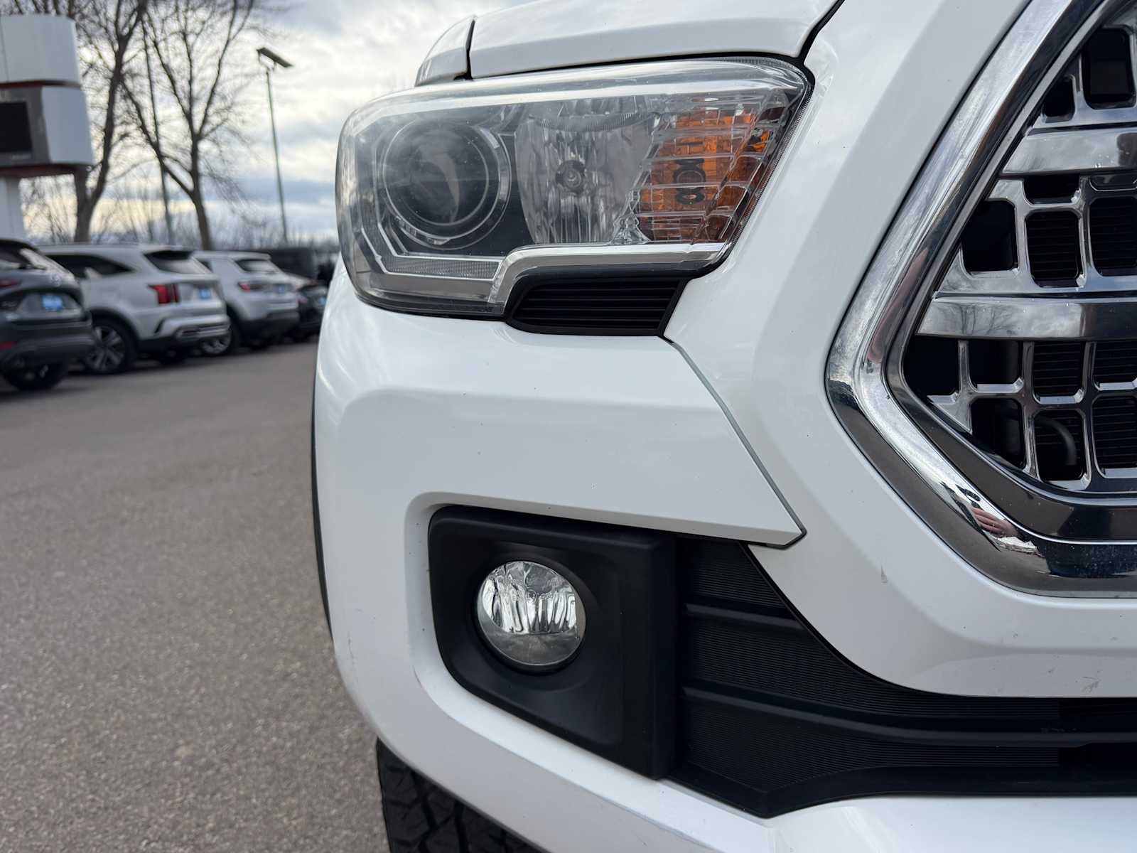 Thumbnail: 2017 Toyota Tacoma - 3