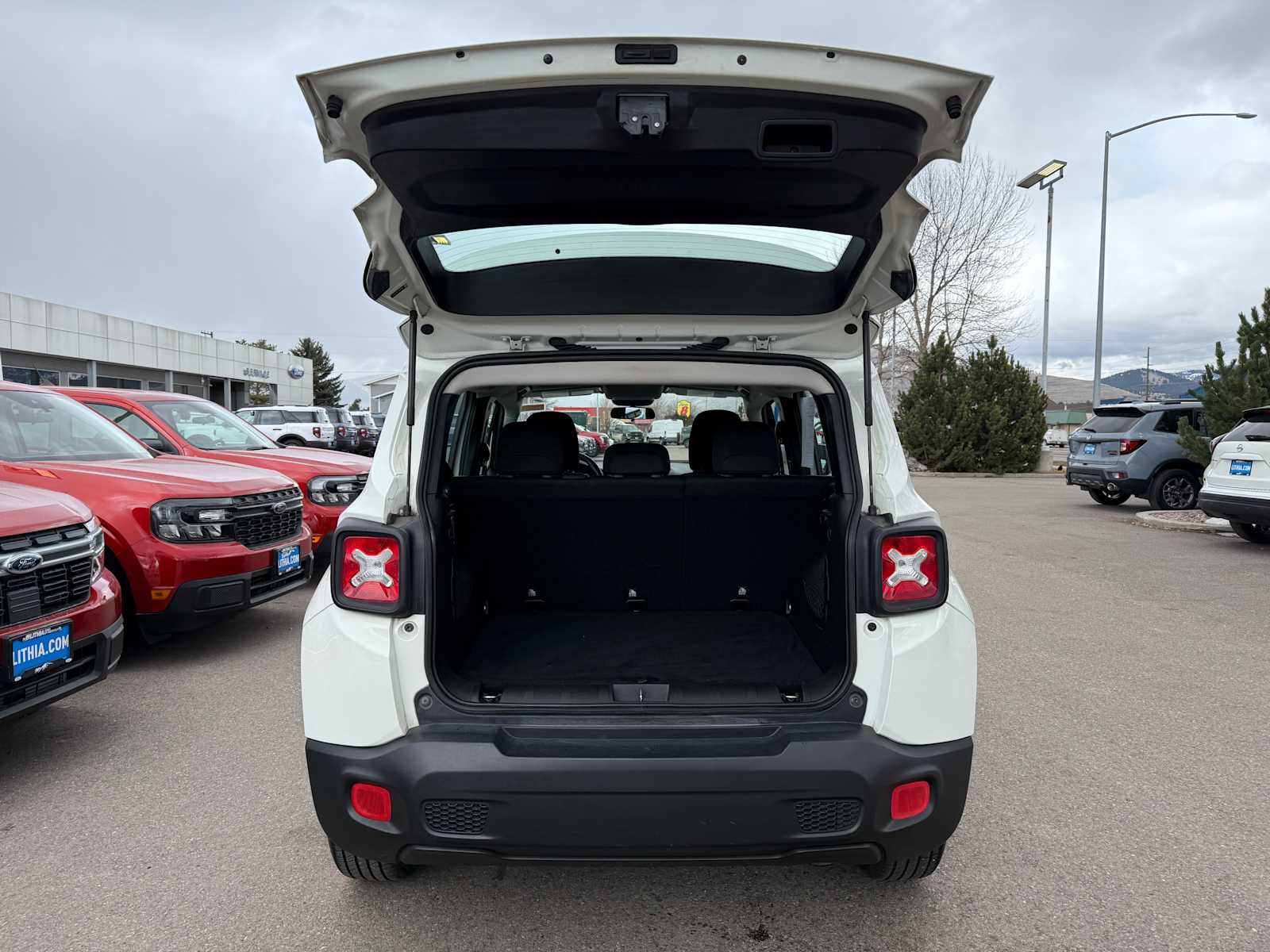 Thumbnail: 2017 Jeep Renegade - 9