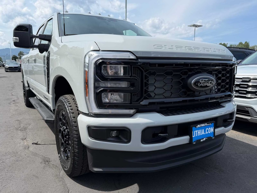 New 2026 Ford F-350 Lariat Truck Crew Cab