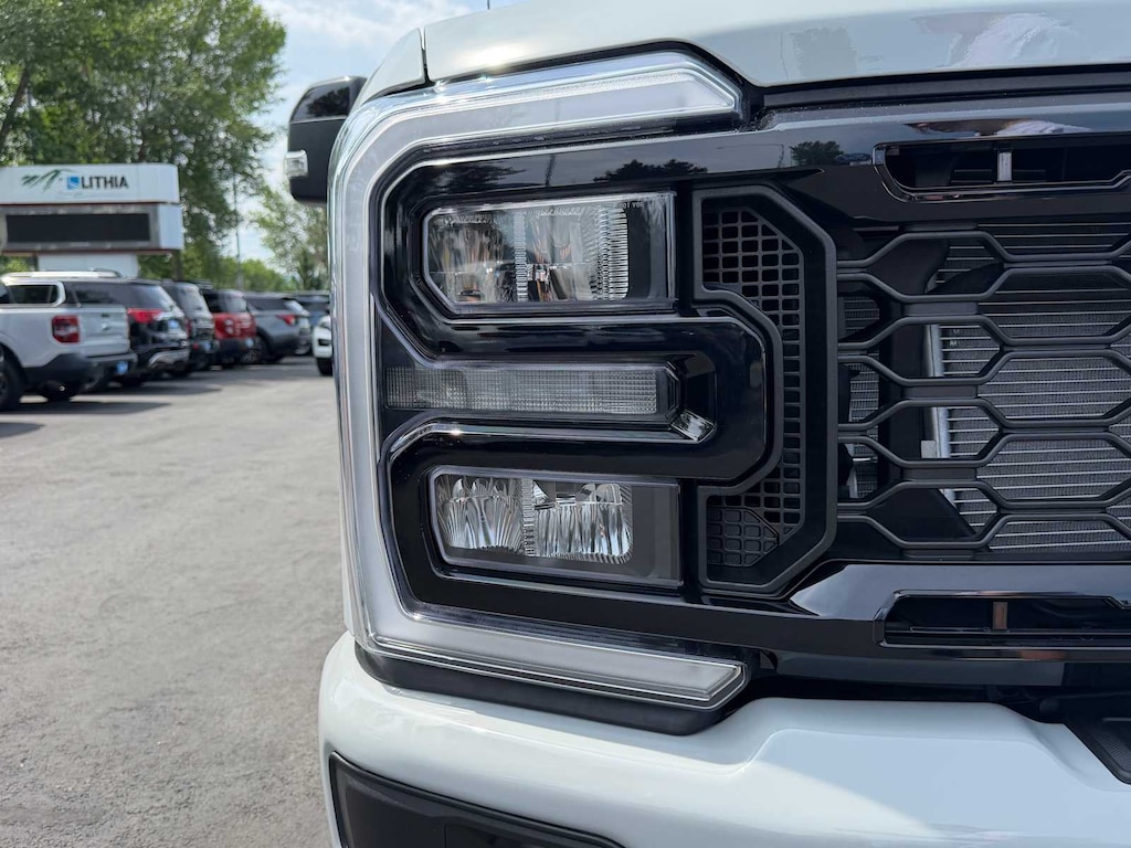 New 2026 Ford F-350 Lariat Truck Crew Cab