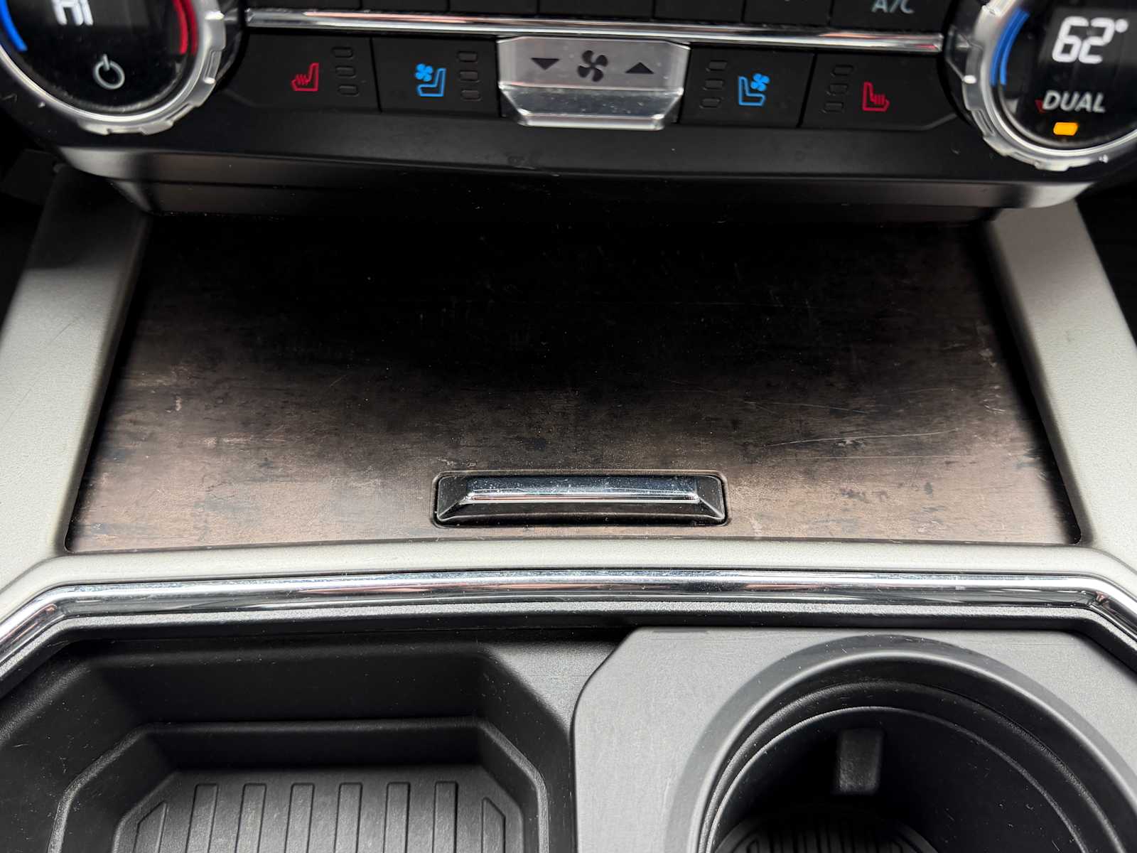 Thumbnail: 2022 Ford Econoline - 20