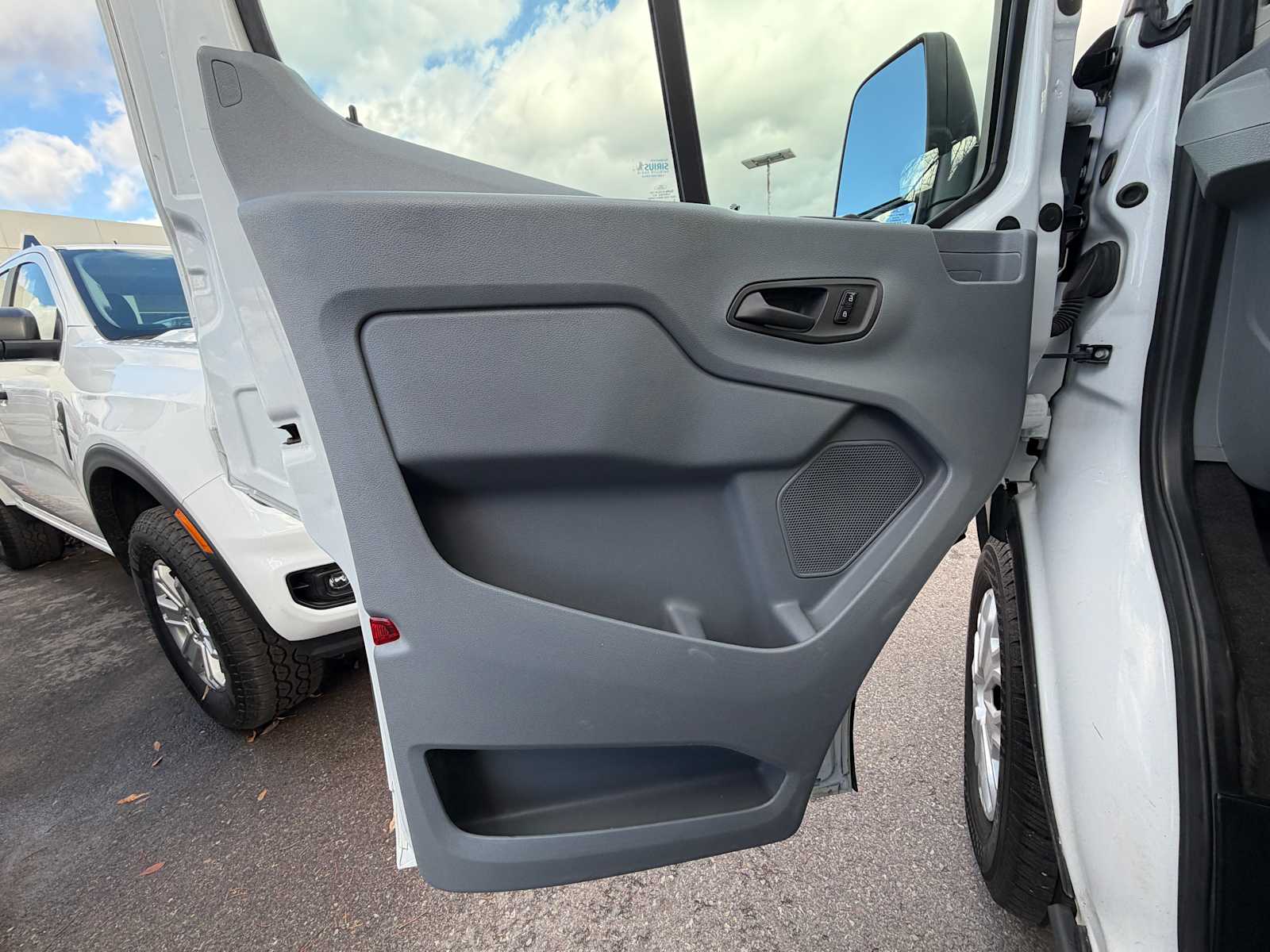 Thumbnail: 2018 Ford Transit Series - 11