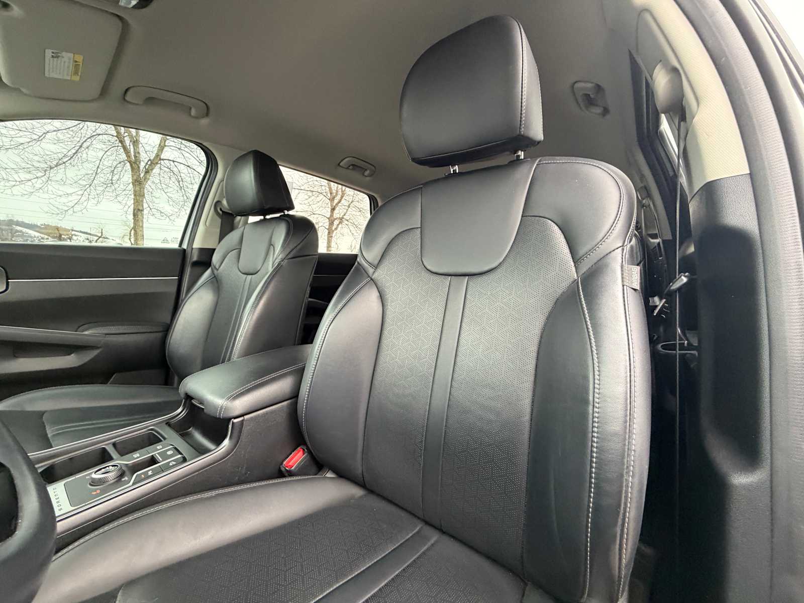 Thumbnail: 2023 Kia Sorento - 11