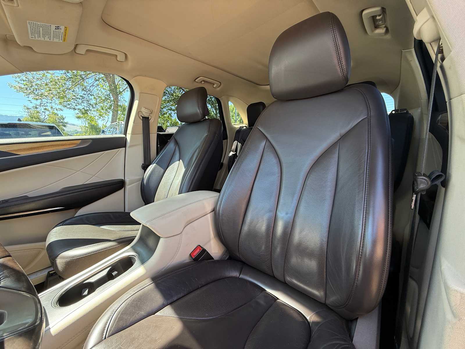 Thumbnail: 2016 Lincoln MKC - 12