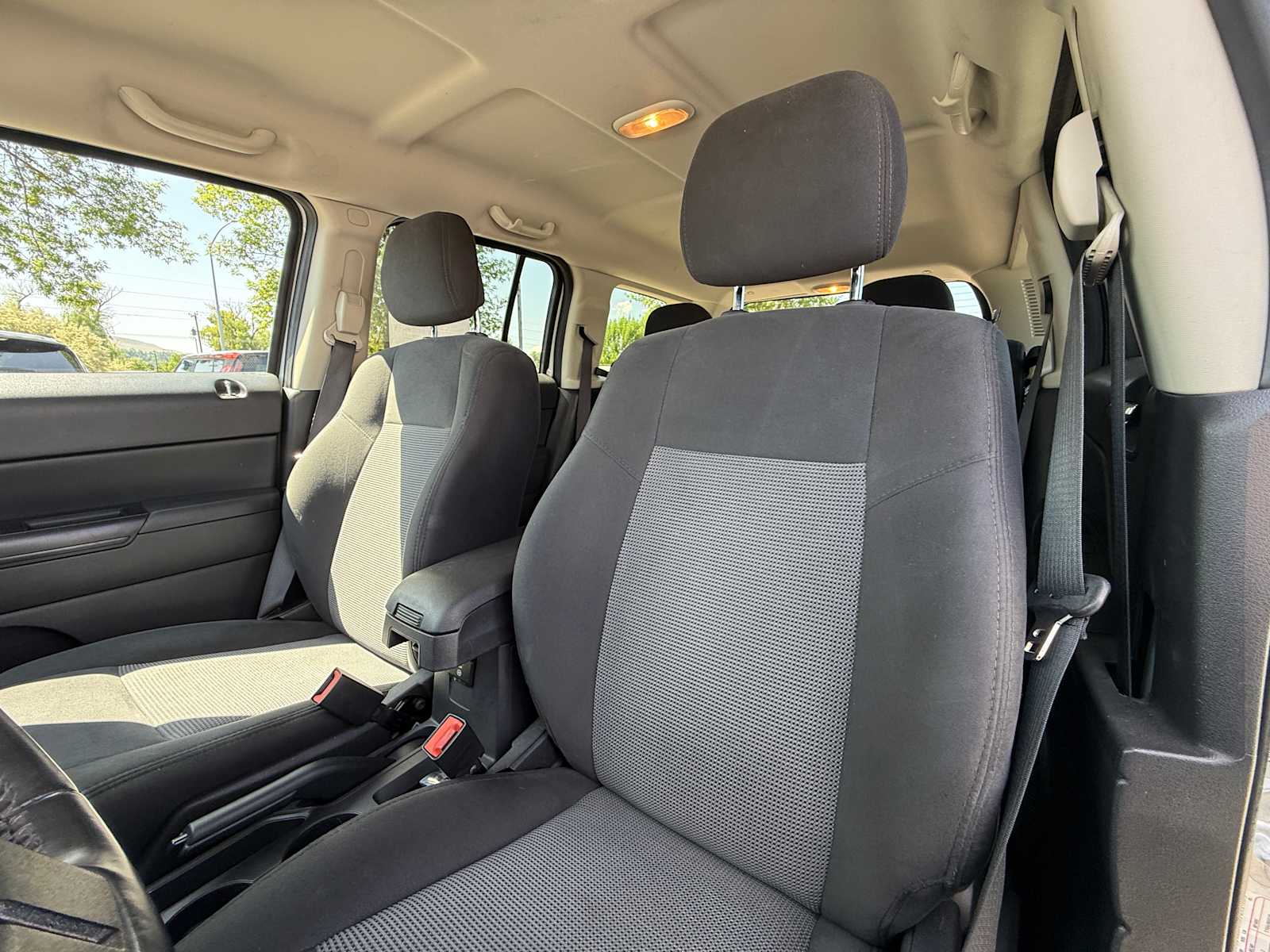 Thumbnail: 2017 Jeep Patriot - 11