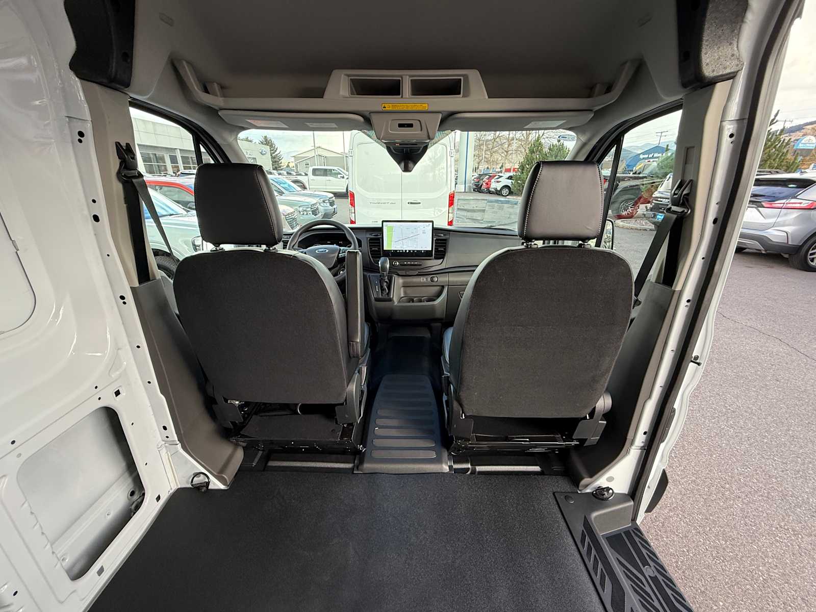2024 Ford Transit Series 250 27
