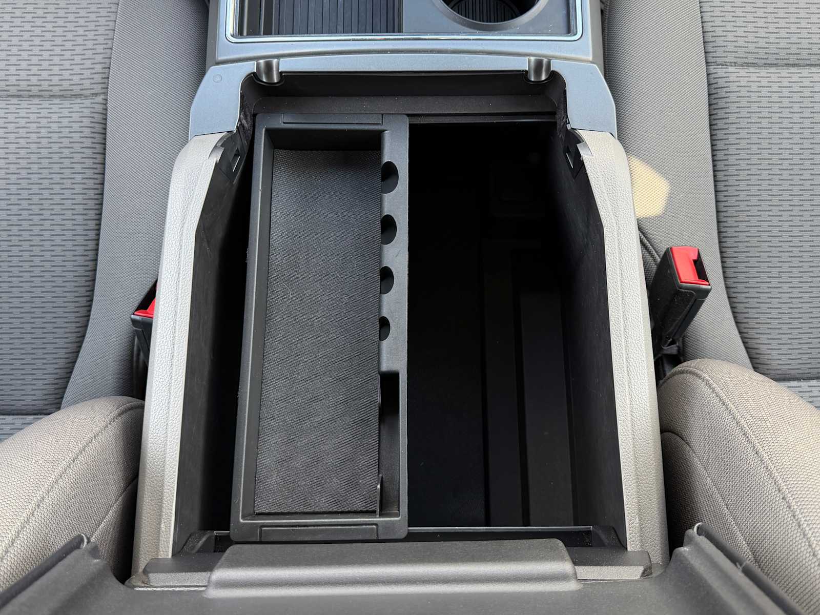 Thumbnail: 2020 Ford Econoline - 25