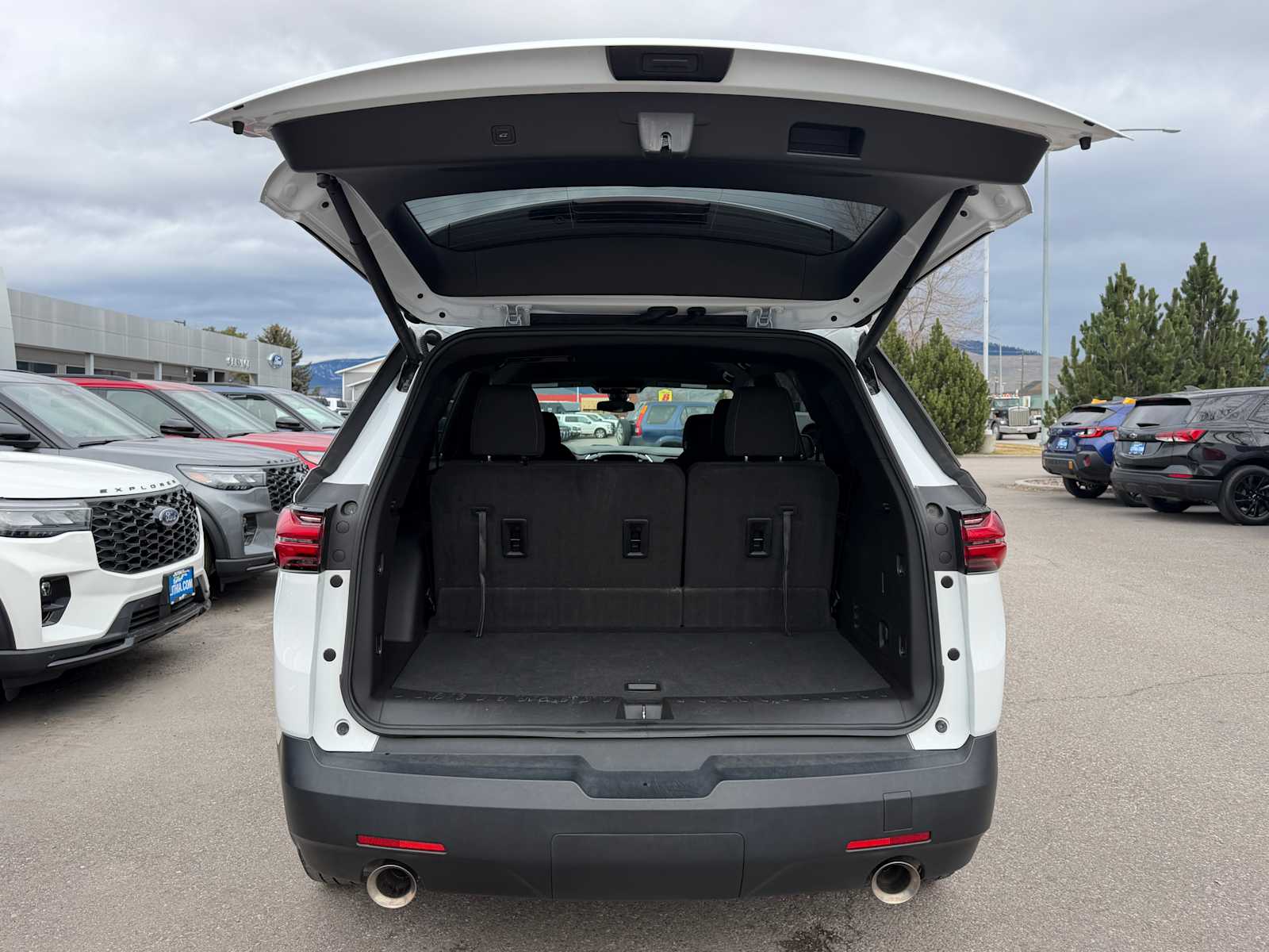 Thumbnail: 2023 Chevrolet Traverse - 9