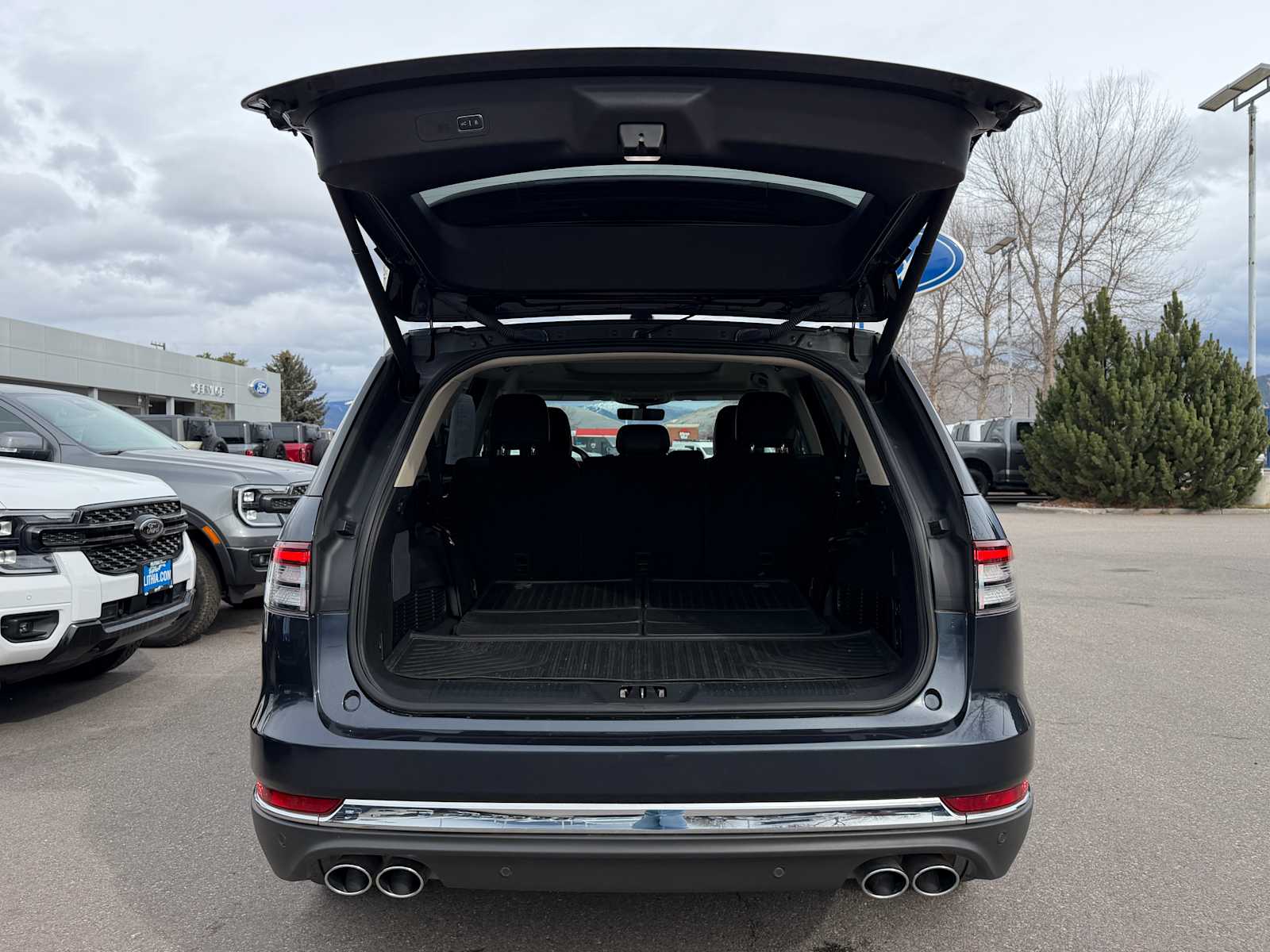 Thumbnail: 2022 Lincoln Aviator - 9