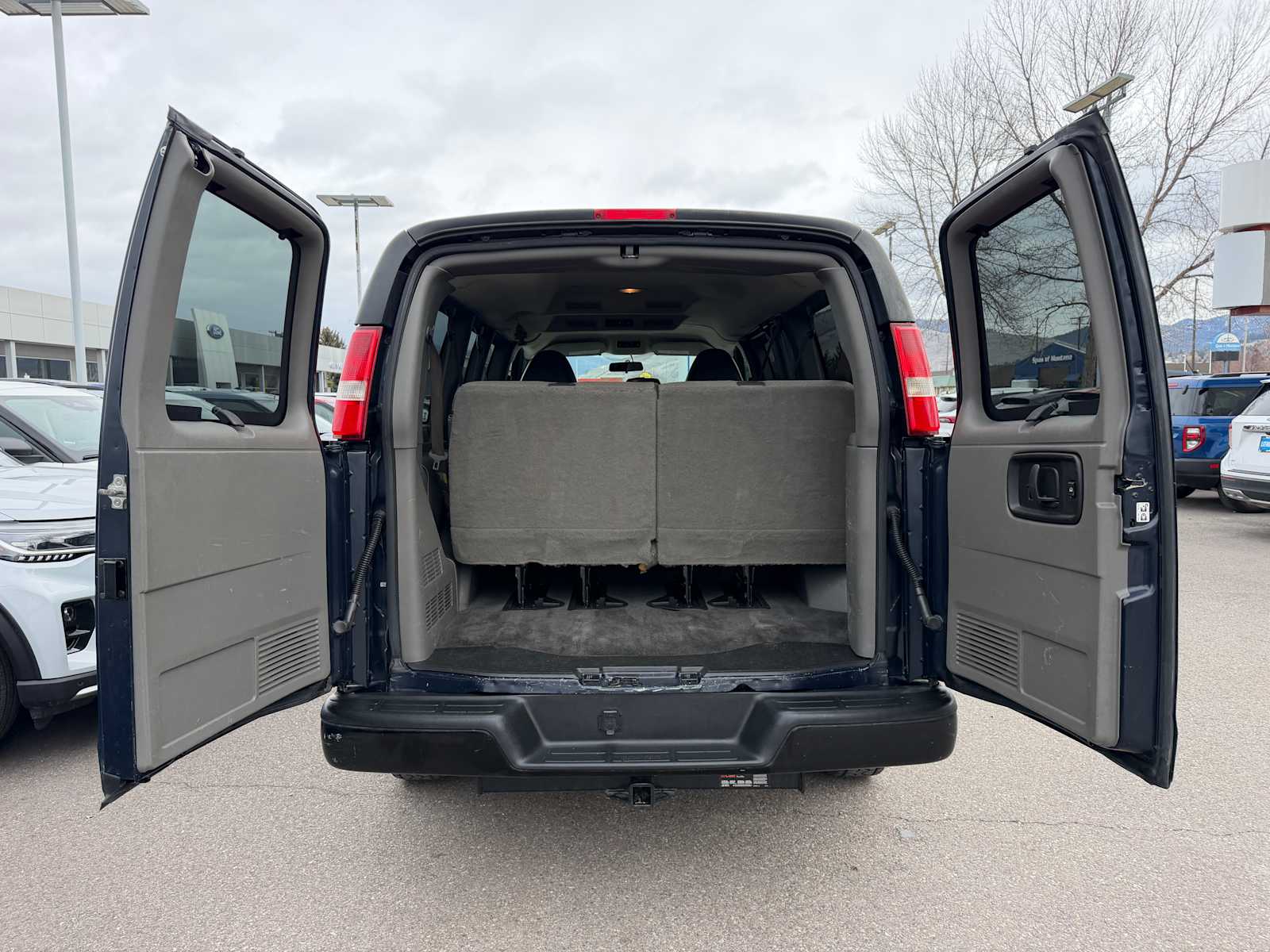 Thumbnail: 2015 Chevrolet Express - 9