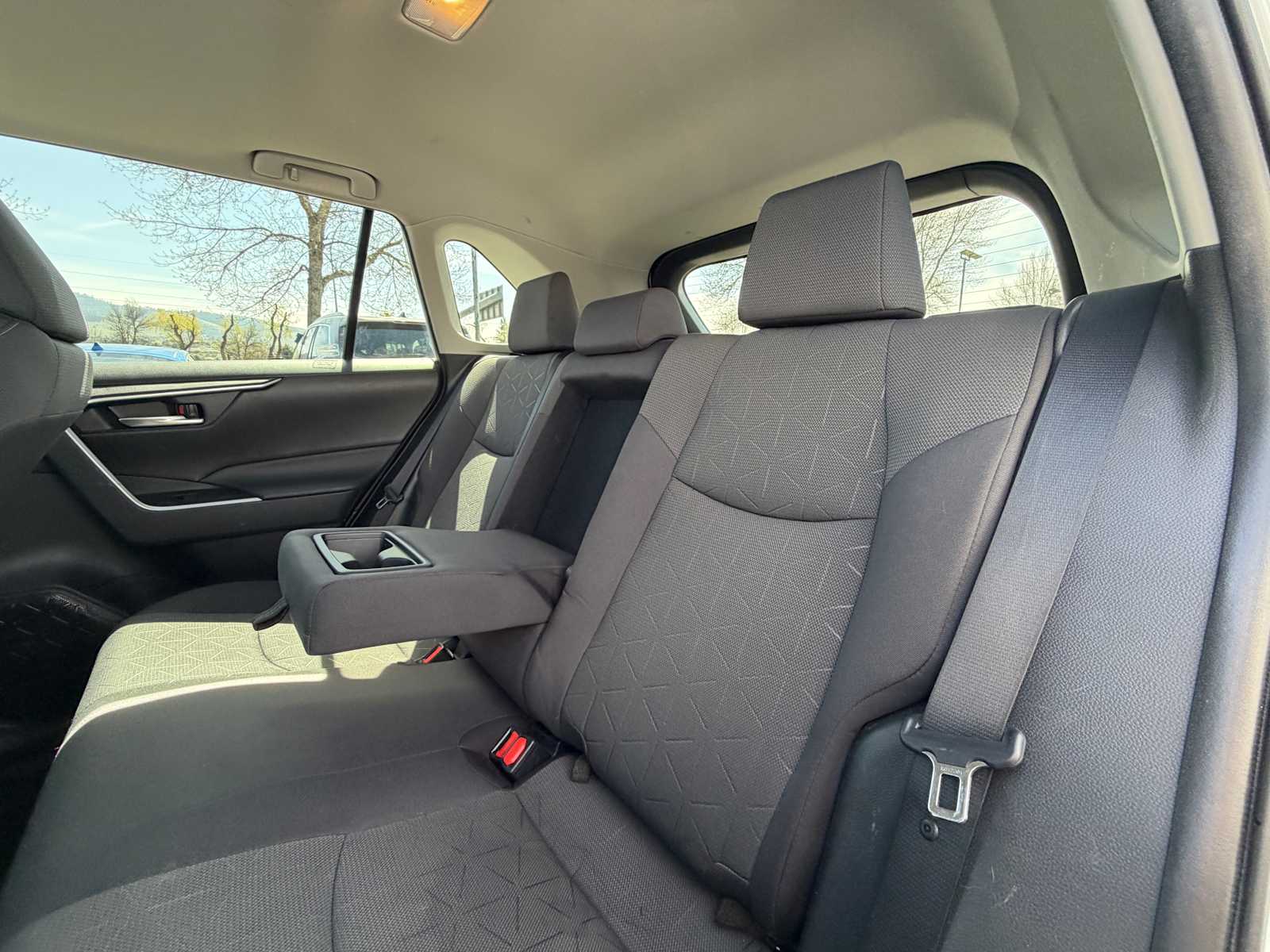 Thumbnail: 2021 Toyota RAV4 - 25