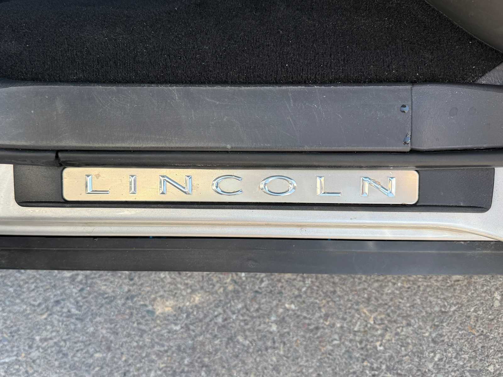 Thumbnail: 2009 Lincoln Town Car - 12