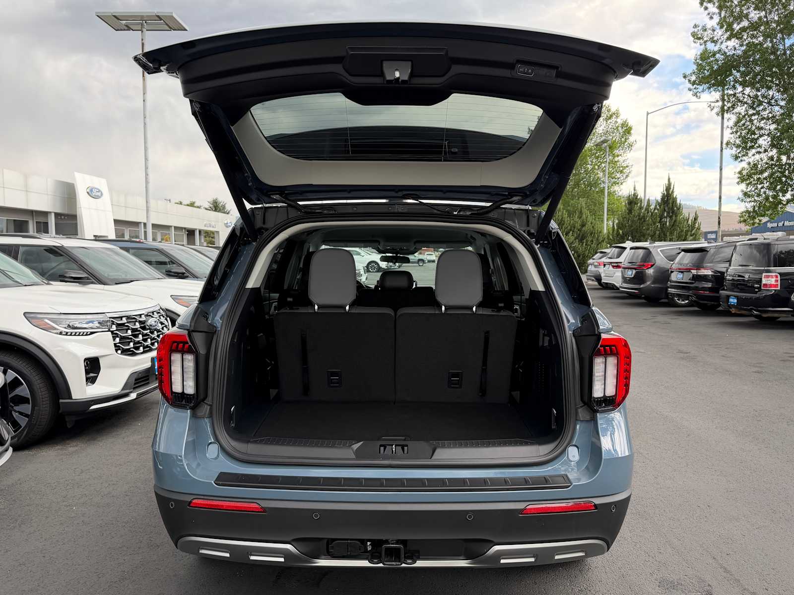 Thumbnail: 2026 Ford Explorer - 9