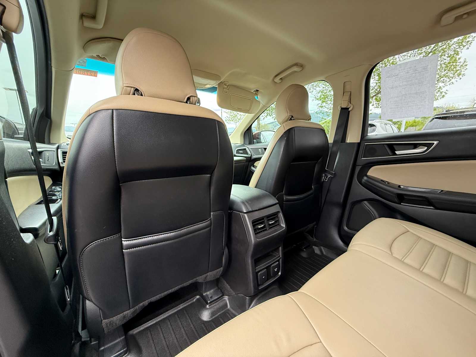 Thumbnail: 2015 Ford Edge - 29