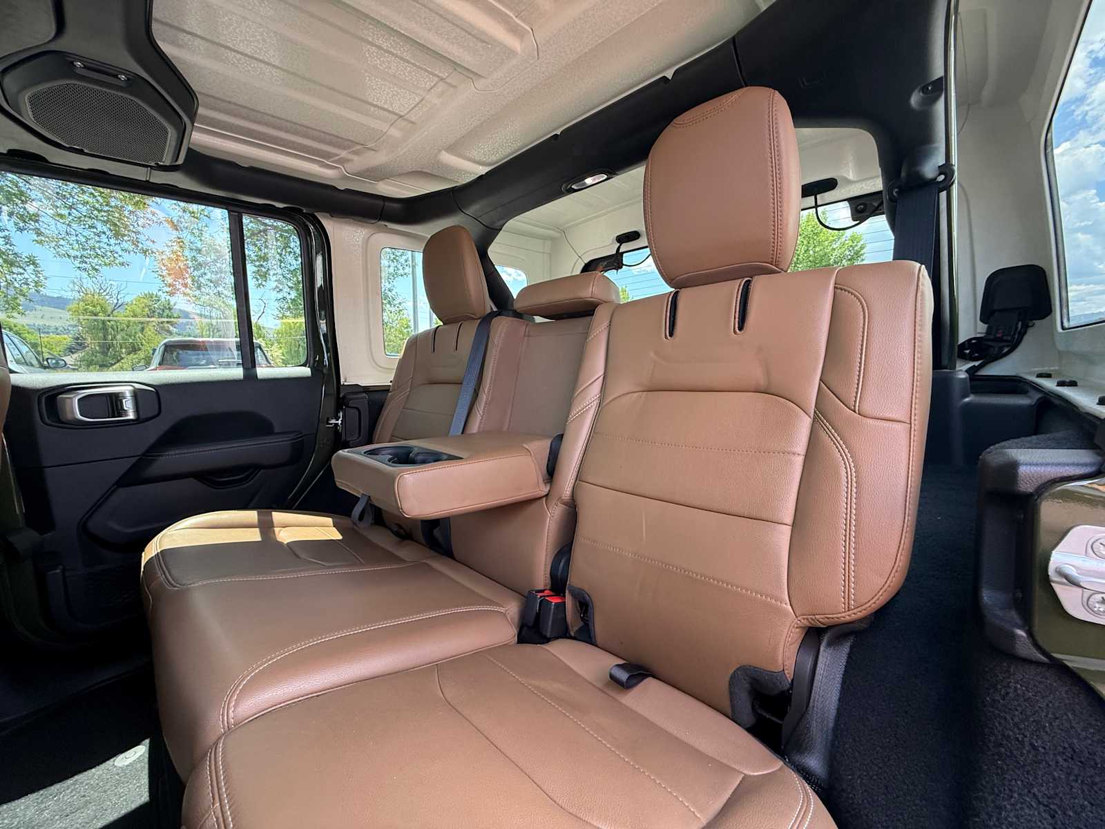2021 Jeep Wrangler Unlimited Sahara 24