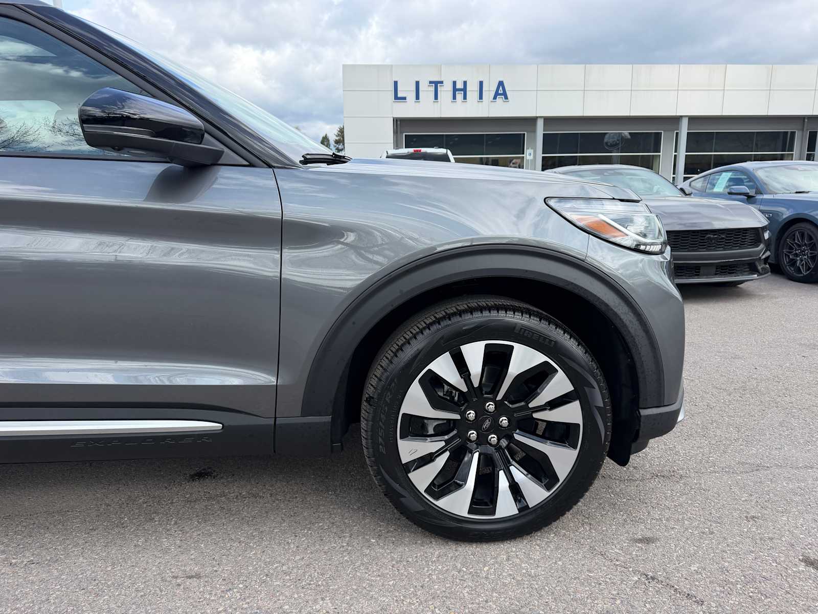 Thumbnail: 2026 Ford Explorer - 5