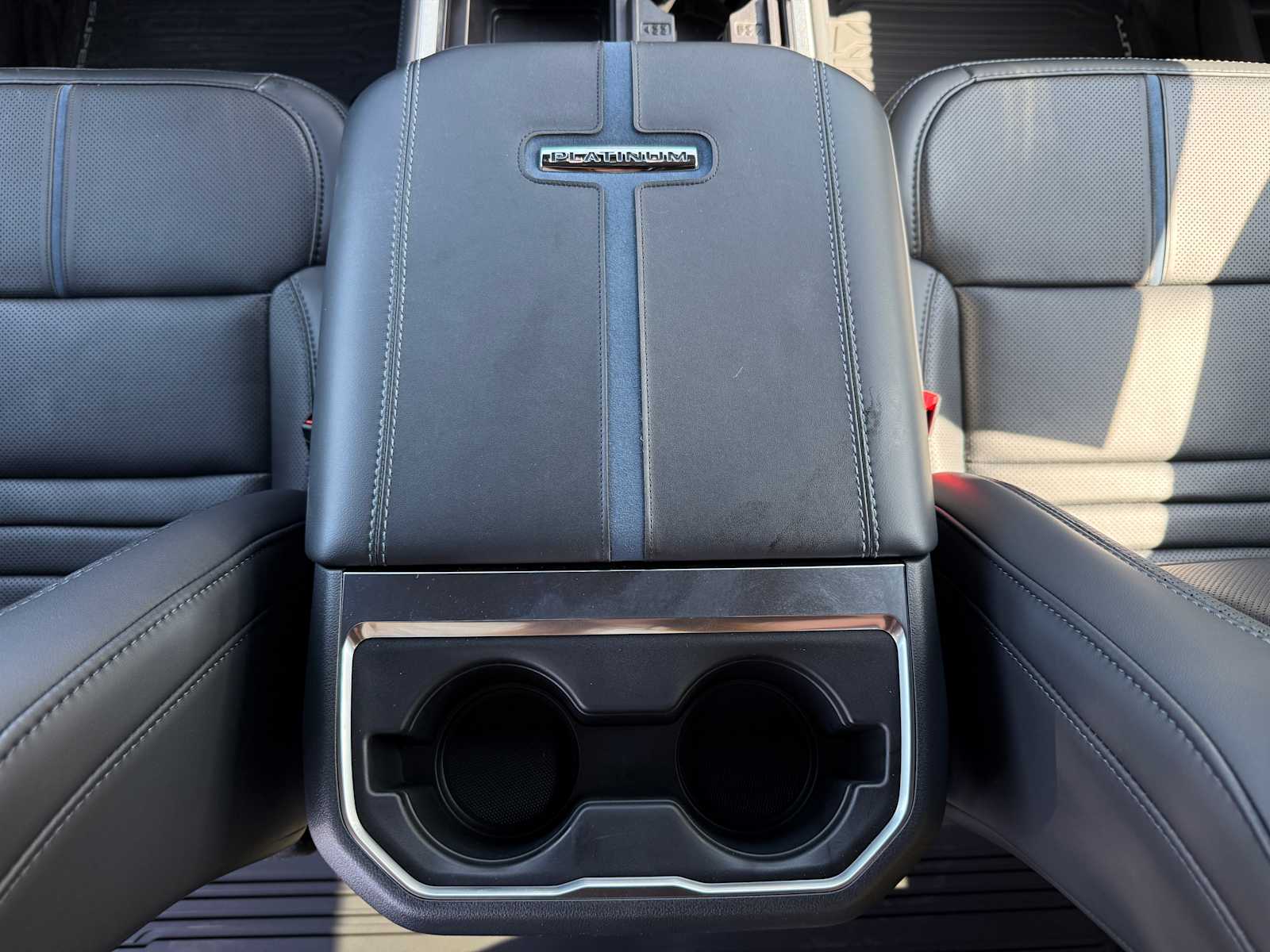 2025 Ford F-350 Super Duty Platinum - Photo 23