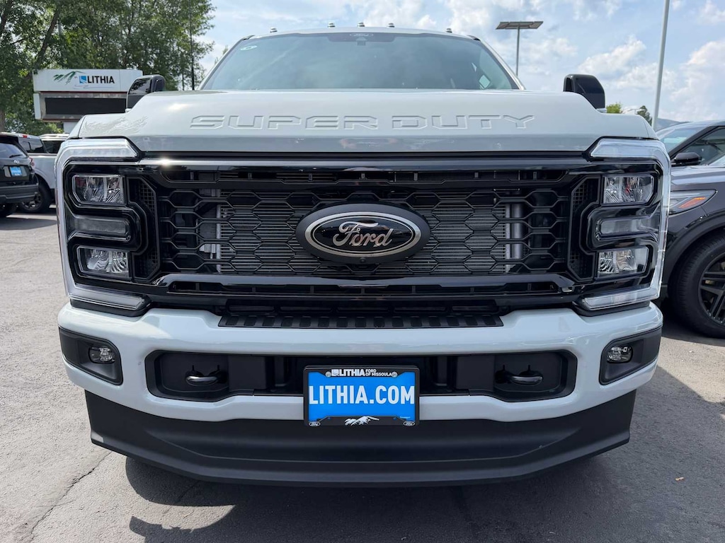 New 2026 Ford F-350 Lariat Truck Crew Cab