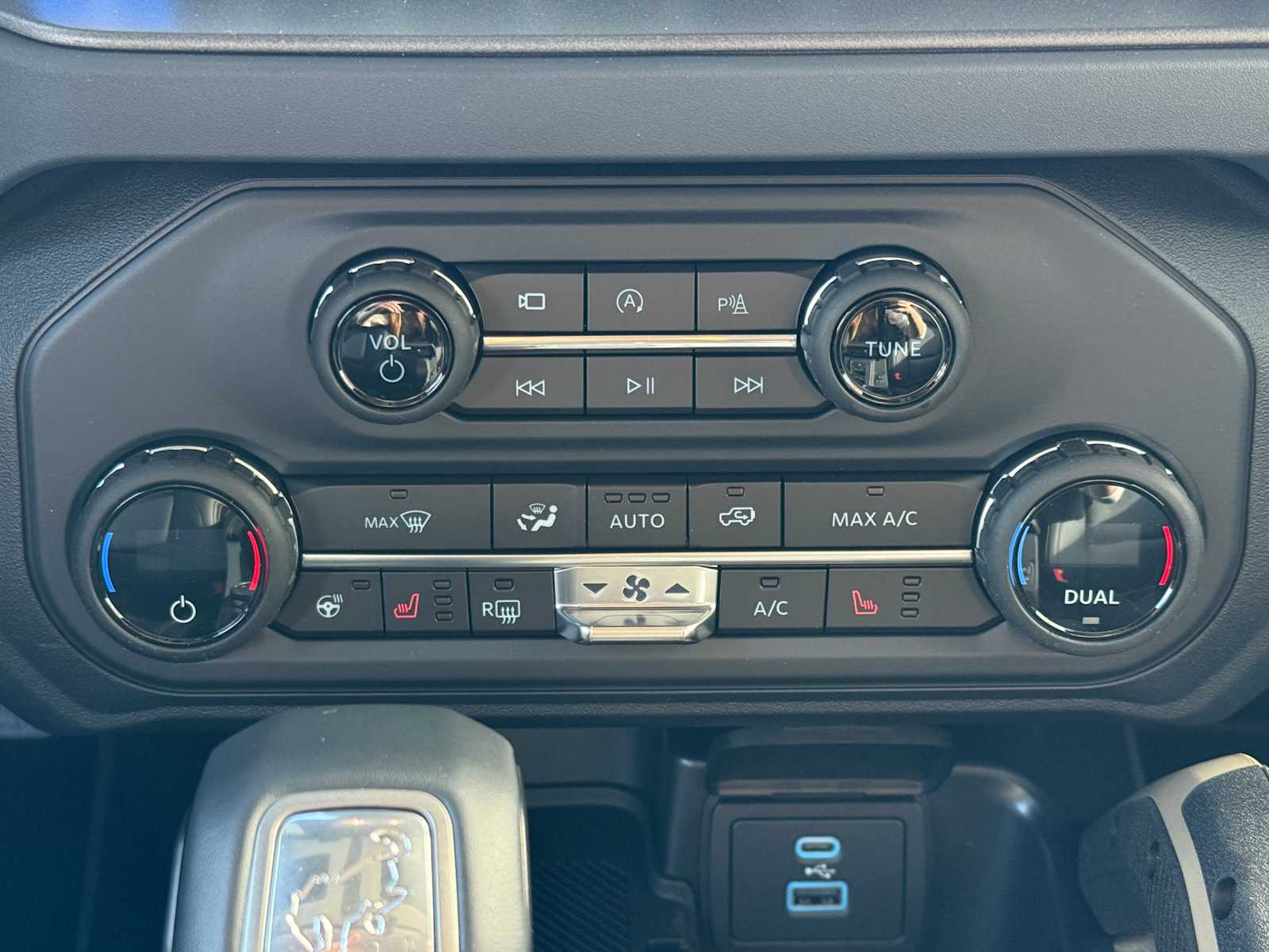 Thumbnail: 2025 Ford Bronco - 18