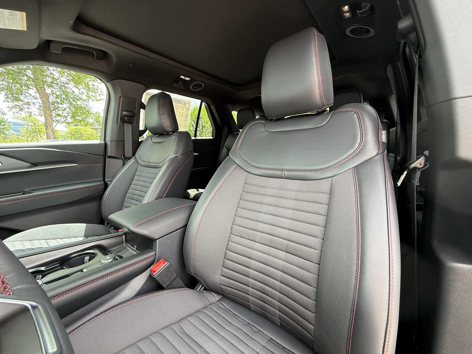 2025 Ford Explorer ST-Line 13