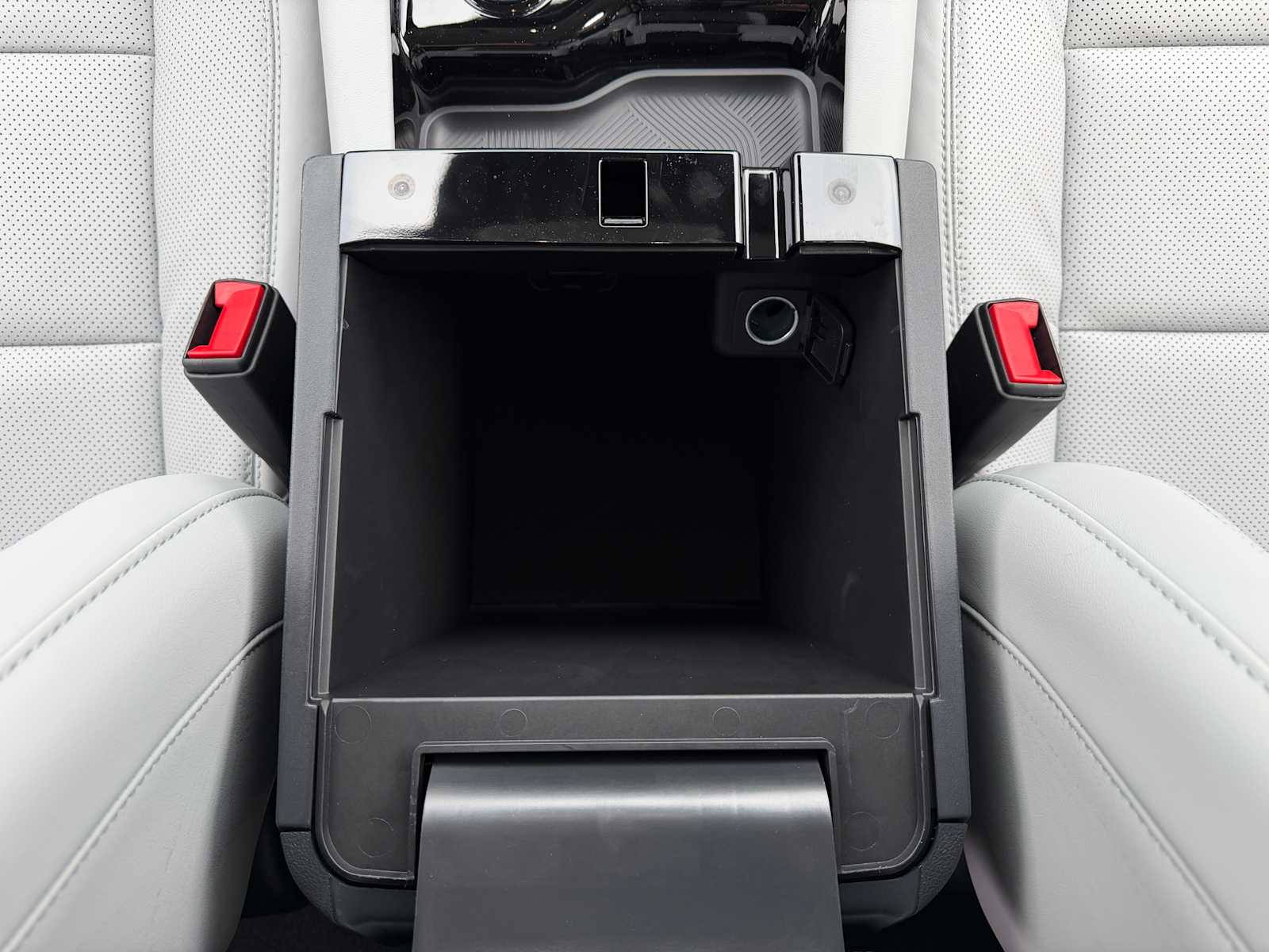 Thumbnail: 2026 Ford Explorer - 21