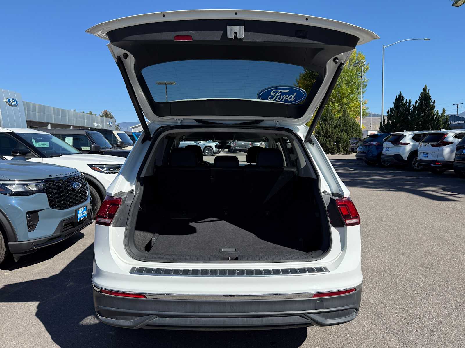 Thumbnail: 2024 Volkswagen Tiguan - 9