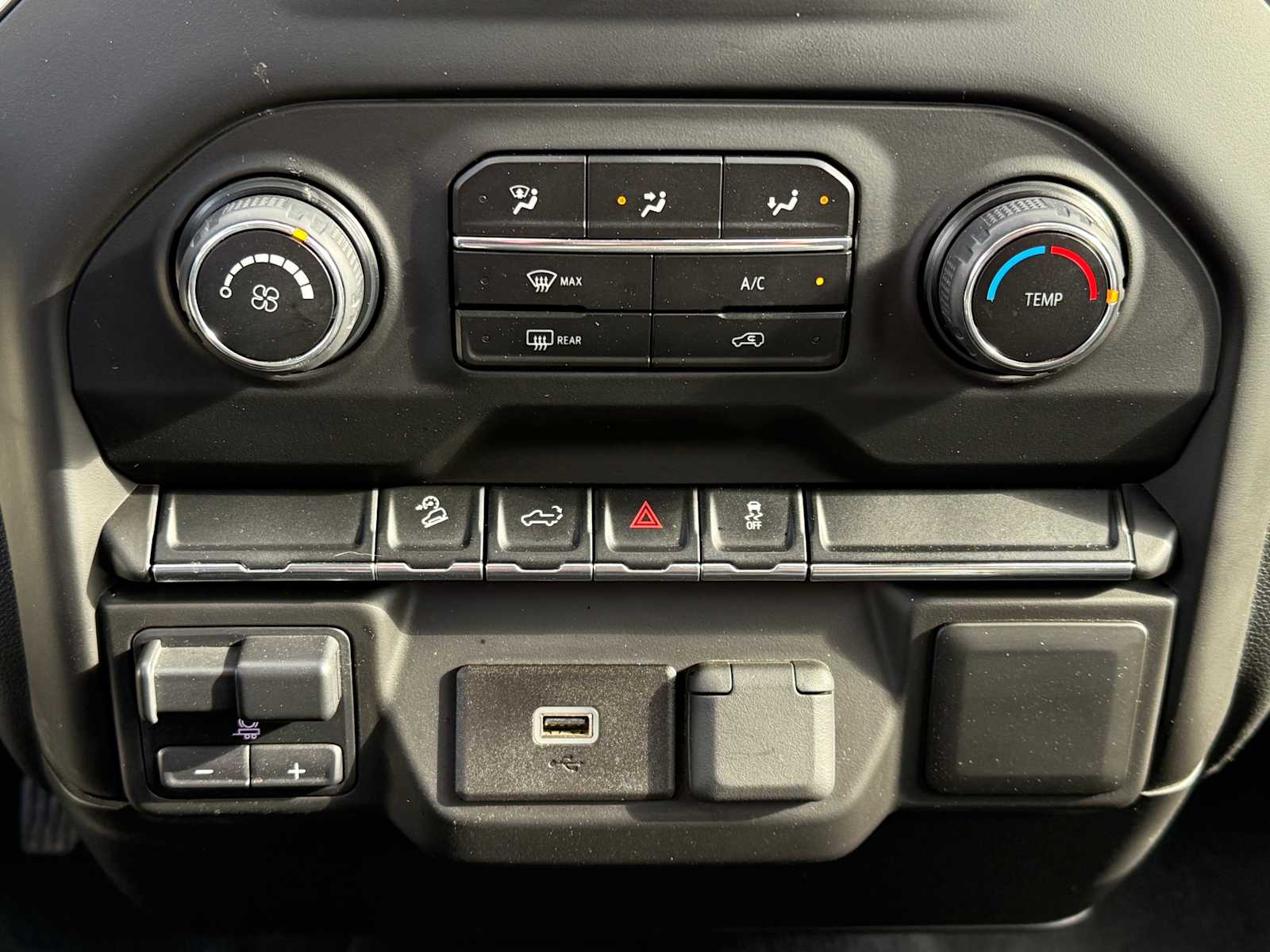 Thumbnail: 2019 Chevrolet Silverado 1500 - 19