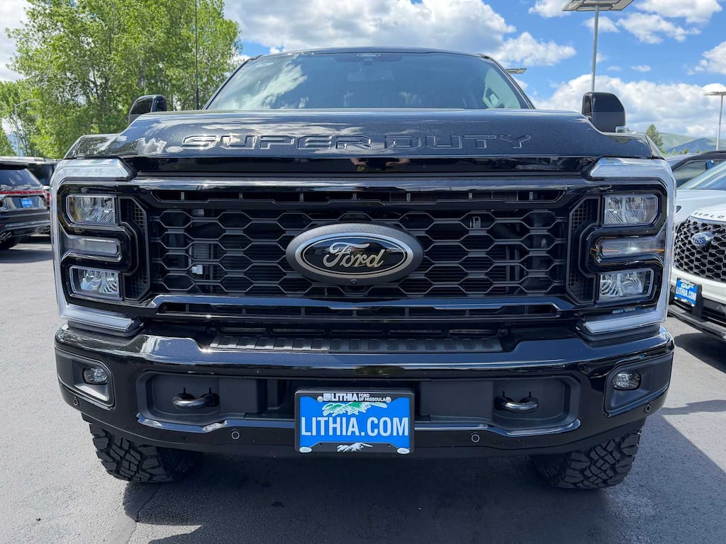New 2026 Ford F-350 Lariat Truck Crew Cab