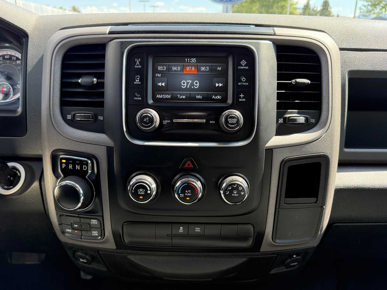 Thumbnail: 2019 RAM 1500 Classic - 15
