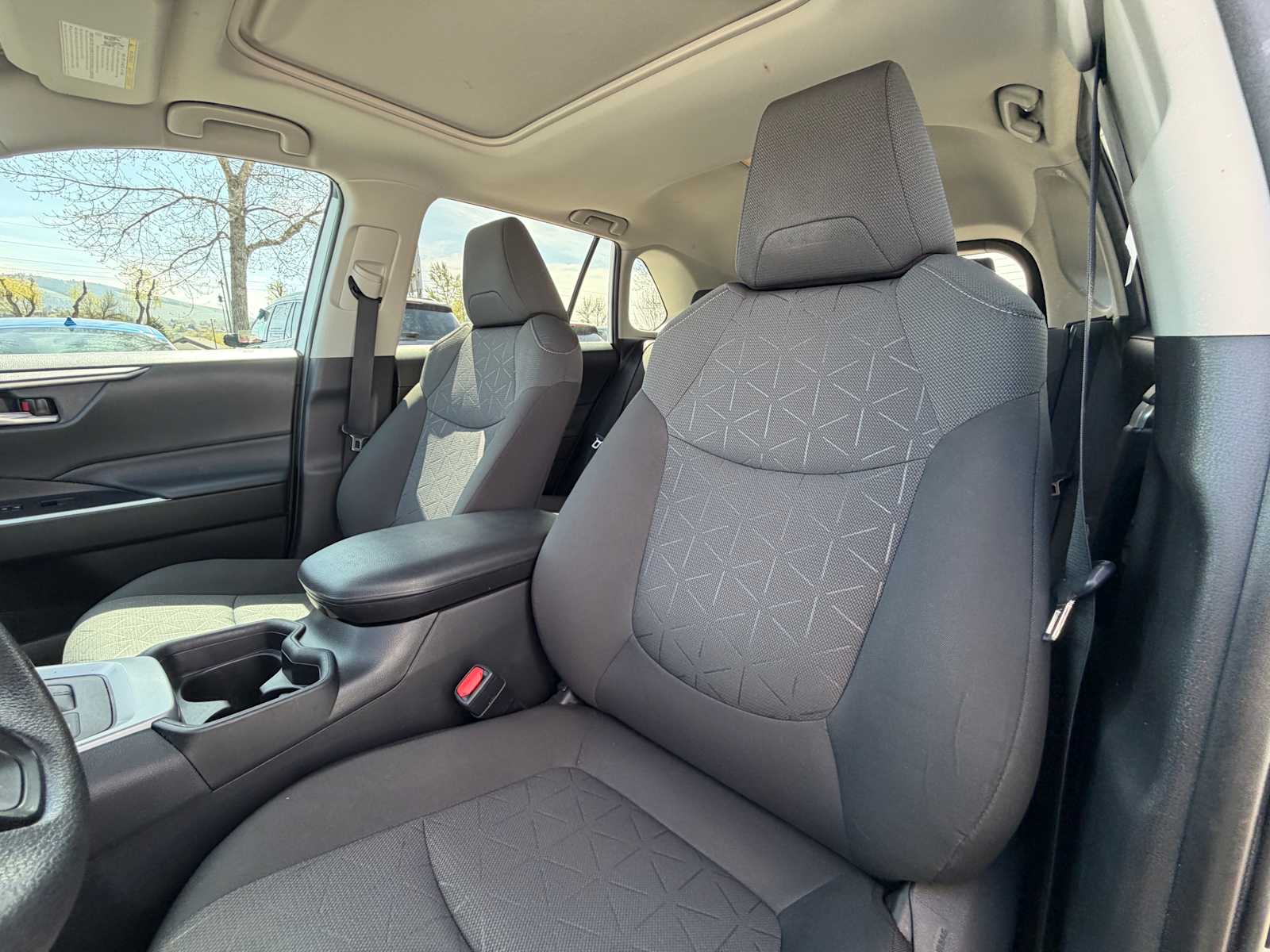 Thumbnail: 2021 Toyota RAV4 - 11