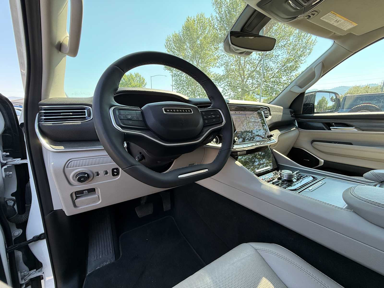 Thumbnail: 2023 Jeep Wagoneer - 13