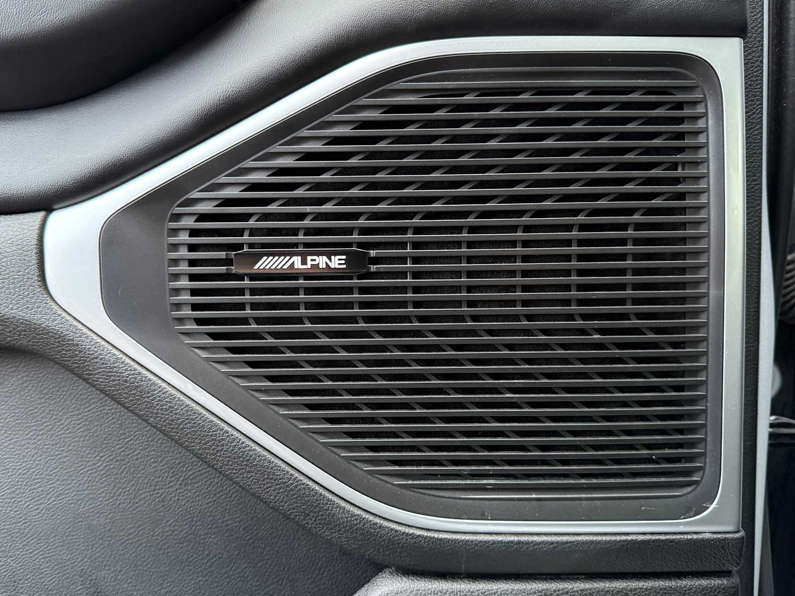 Thumbnail: 2022 Jeep Wagoneer - 11