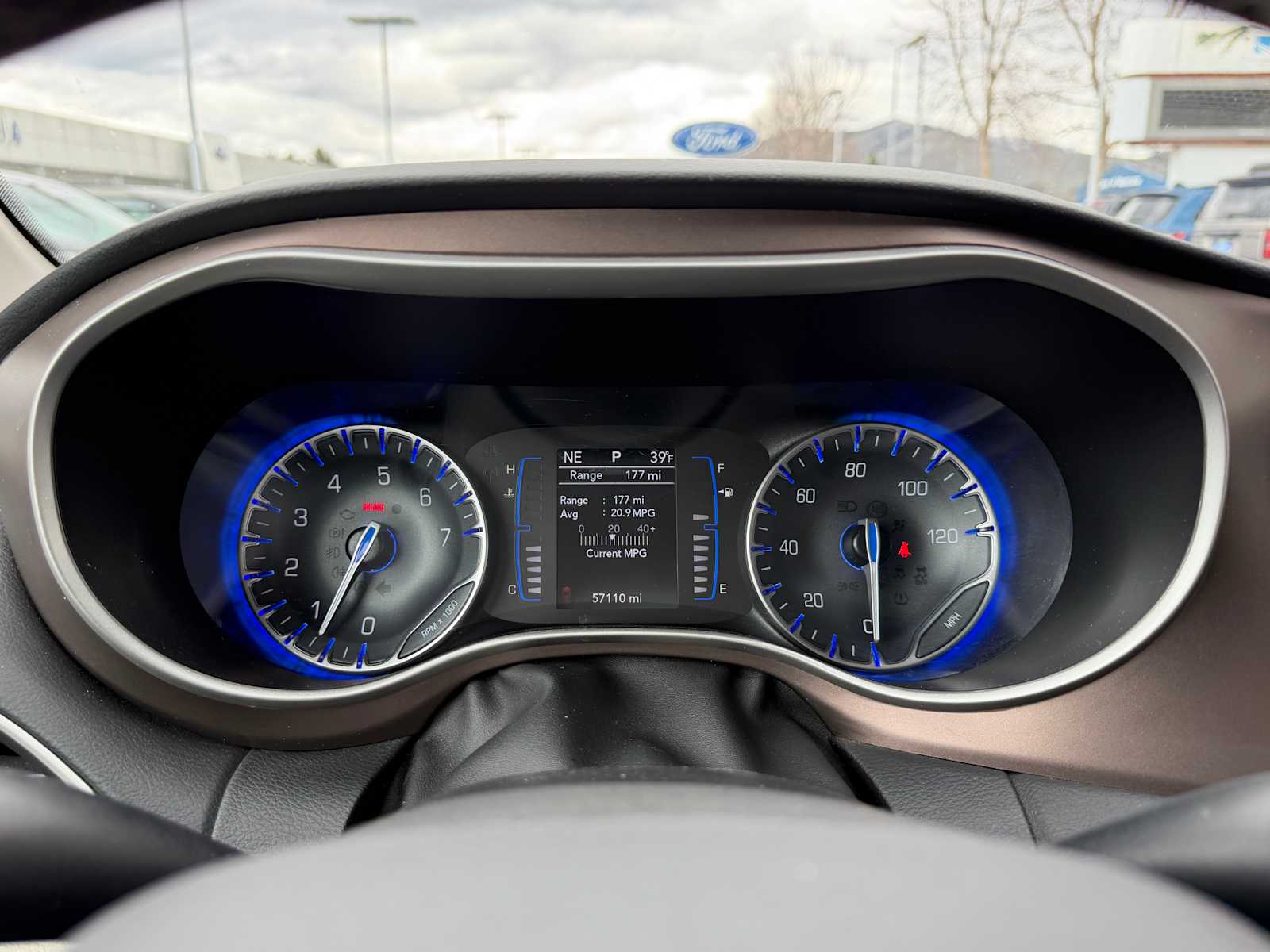 Thumbnail: 2023 Chrysler Voyager - 14