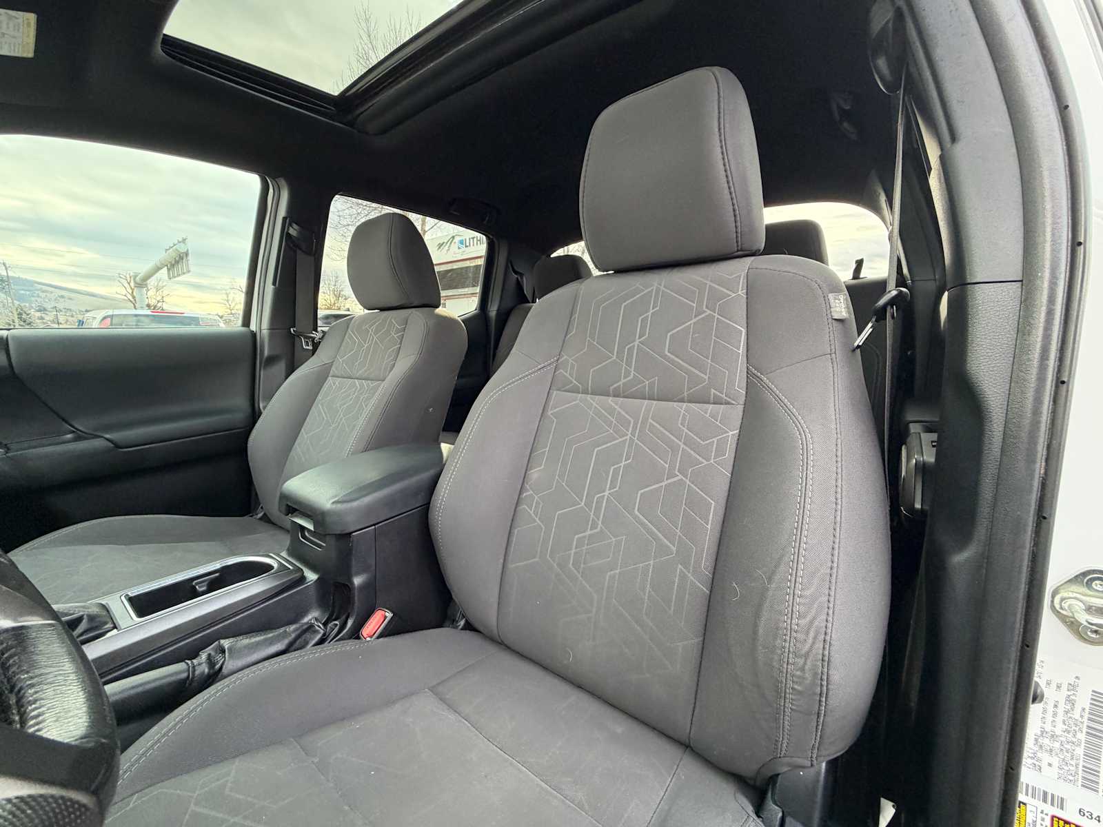 Thumbnail: 2017 Toyota Tacoma - 11