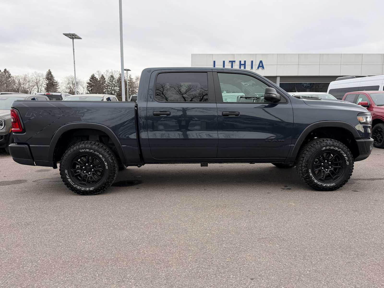 Thumbnail: 2025 RAM 1500 - 8