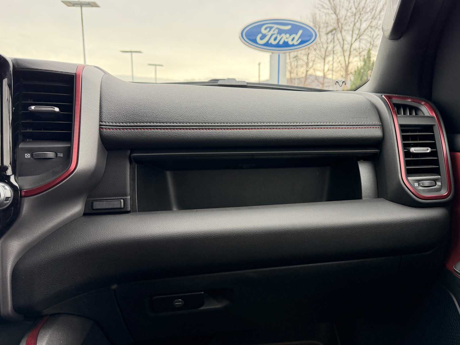 Thumbnail: 2025 RAM 1500 - 28