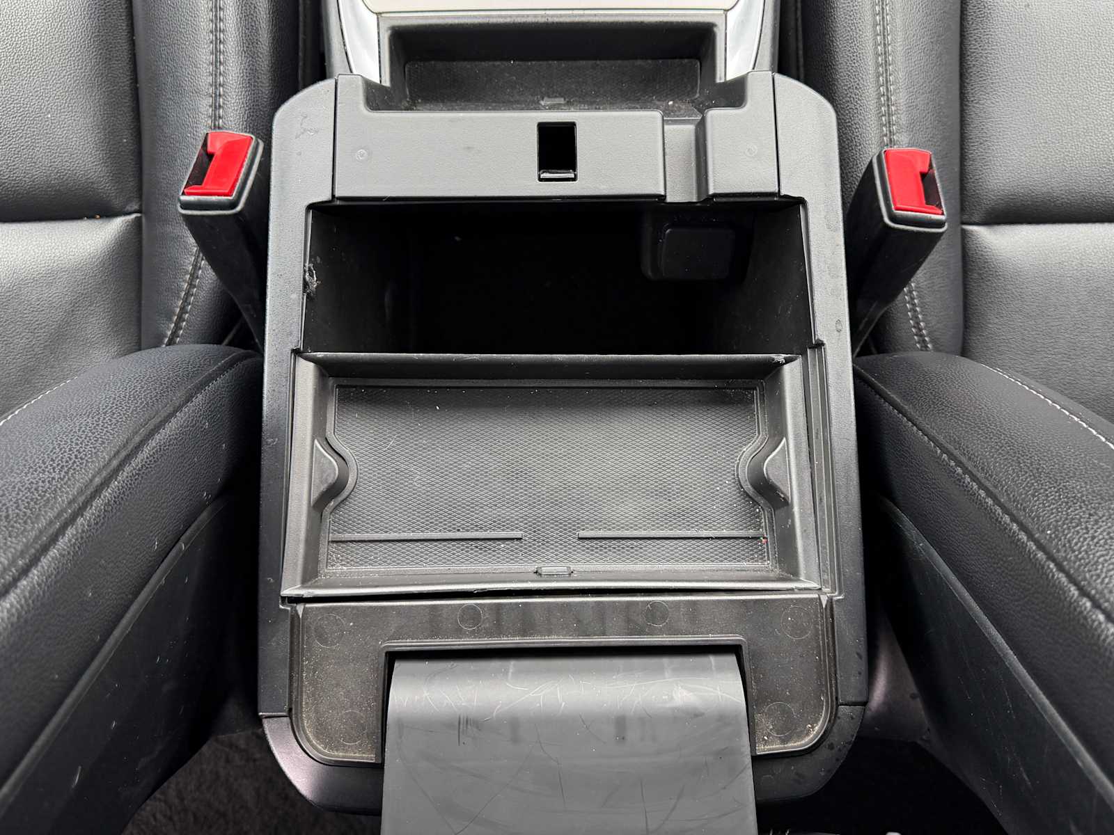 Thumbnail: 2020 Ford Explorer - 22