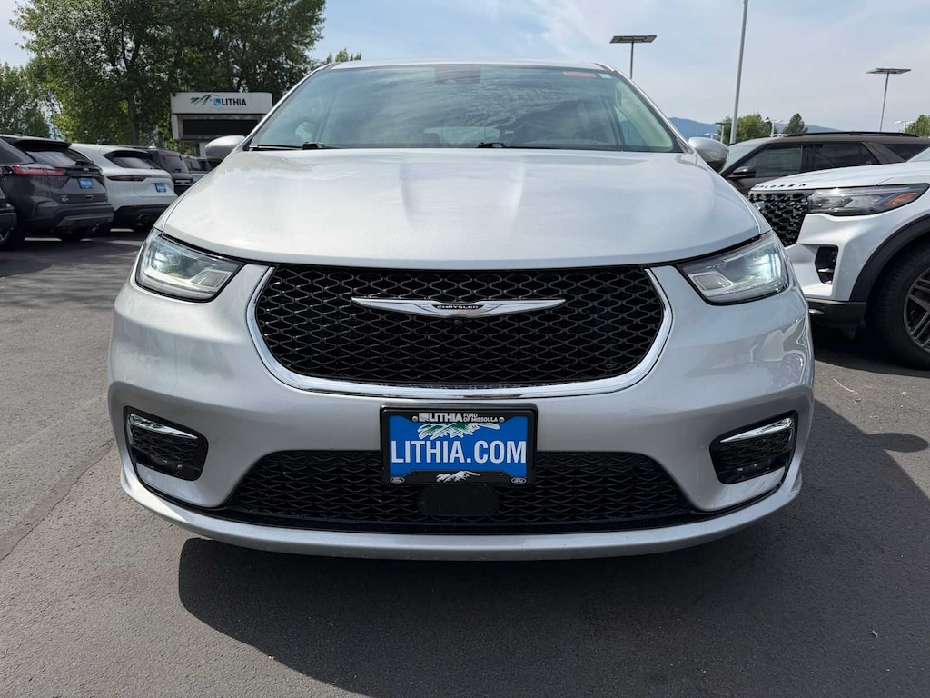 Used 2023 Chrysler Pacifica Hybrid Touring L Van