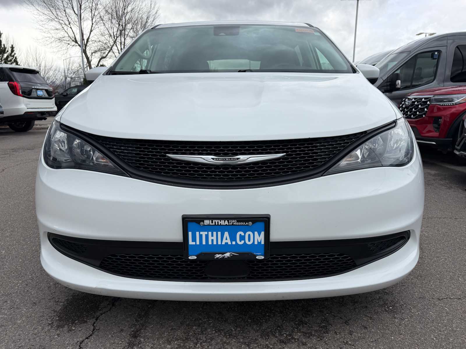 Thumbnail: 2023 Chrysler Voyager - 2