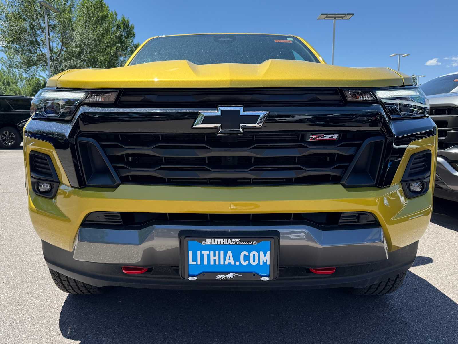 2024 Chevrolet Colorado Z71 photo 2